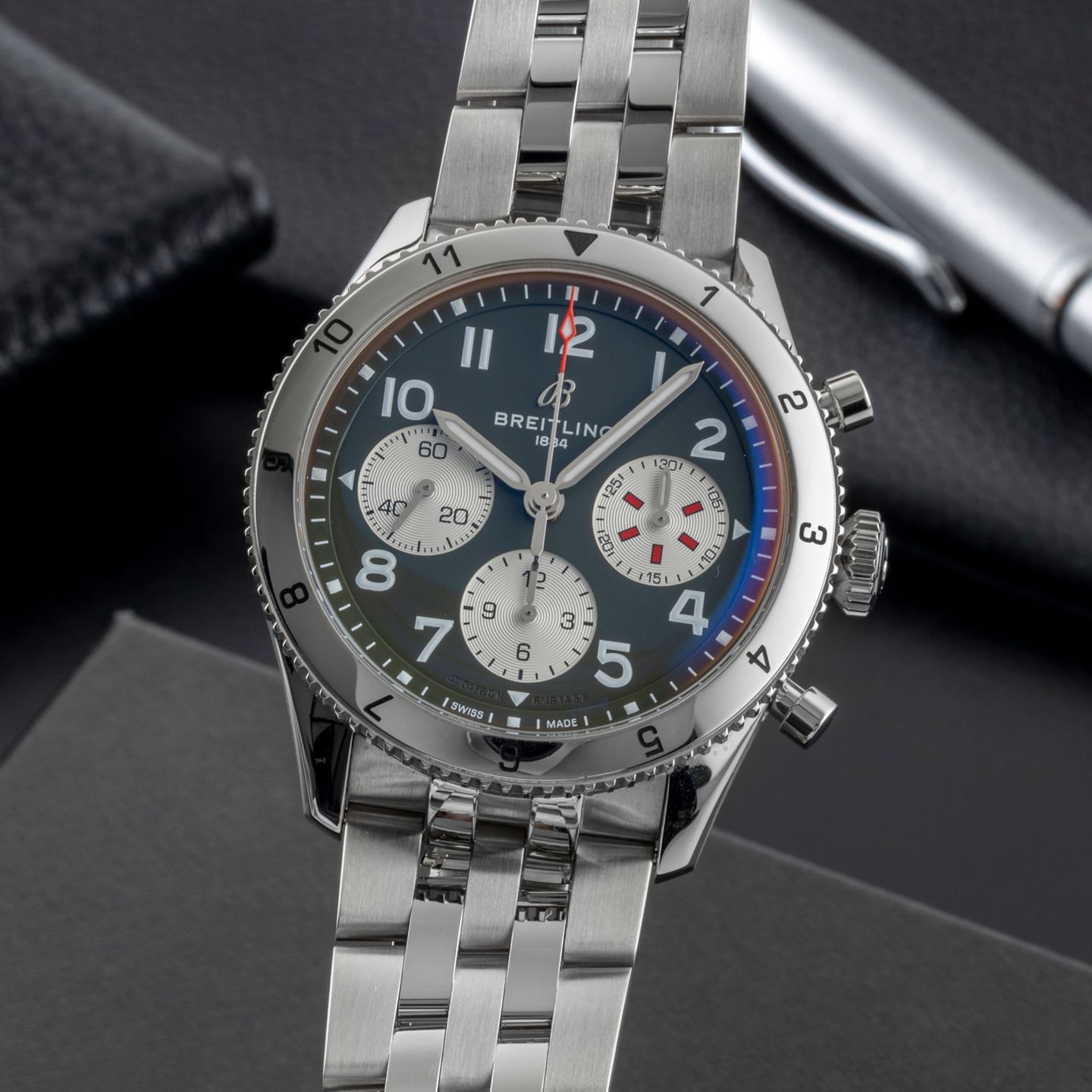 Breitling Classic AVI A233802A1L1A1 - (3/8)