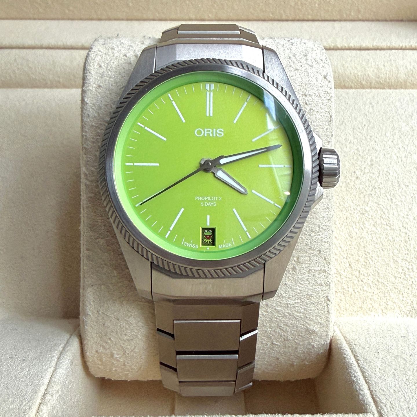 Oris ProPilot X 01 400 7778 7157-Set (2023) - Green dial 39 mm Titanium case (2/12)