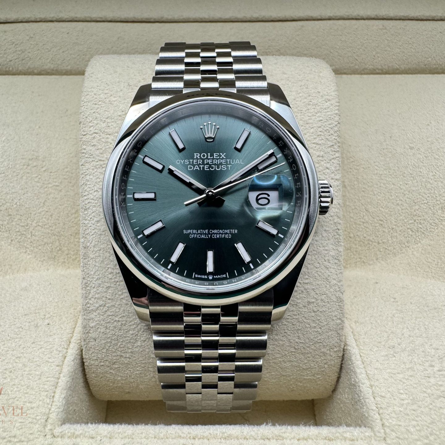 Rolex Datejust 36 126200 (2024) - 36 mm Steel case (2/8)