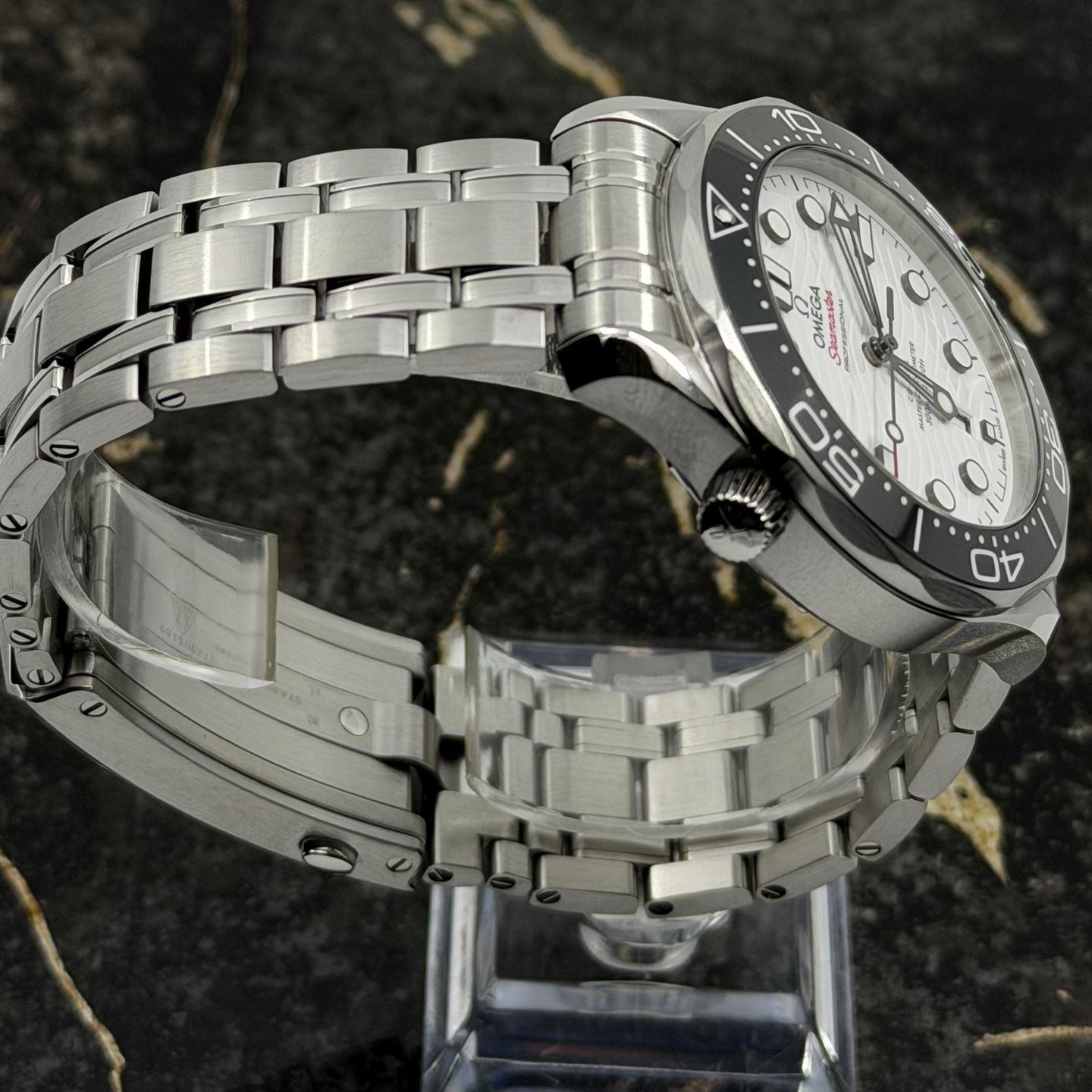 Omega Seamaster Diver 300 M 210.30.42.20.04.001 - (6/8)