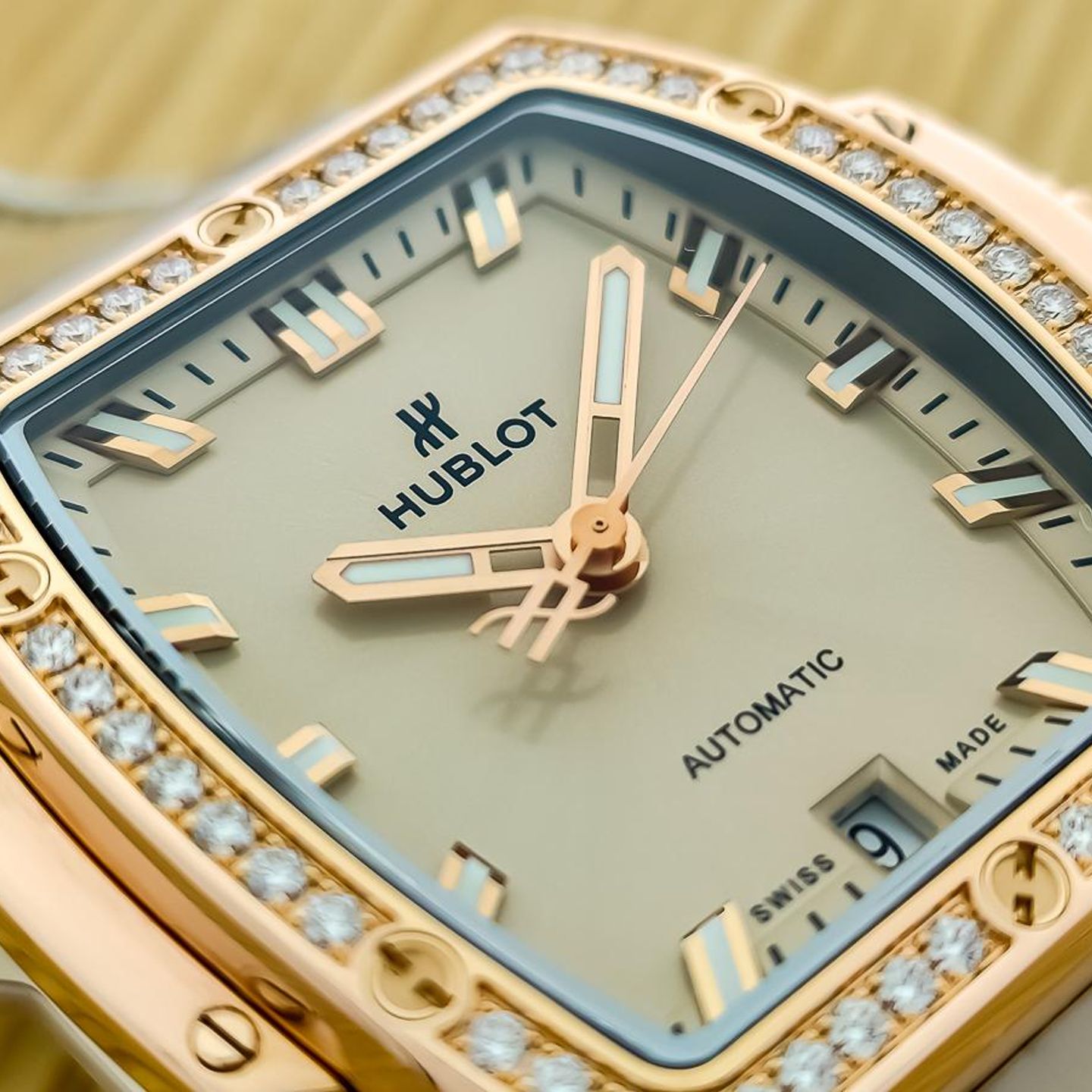 Hublot Spirit of Big Bang 665.CZ.898B.LR.1204 (2023) - Champagne wijzerplaat 39mm Roségoud (5/7)