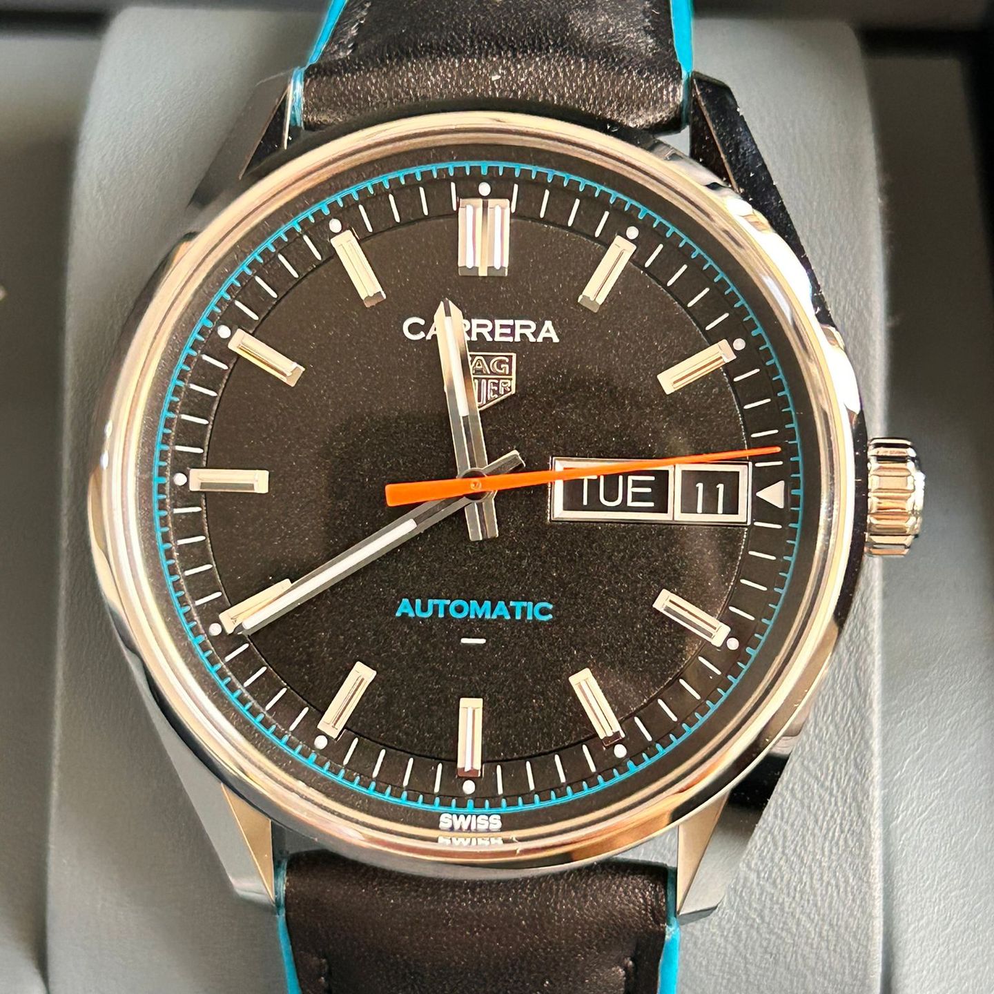 TAG Heuer Carrera WDA2110.FC6614 (2025) - Black dial 41 mm Steel case (1/8)