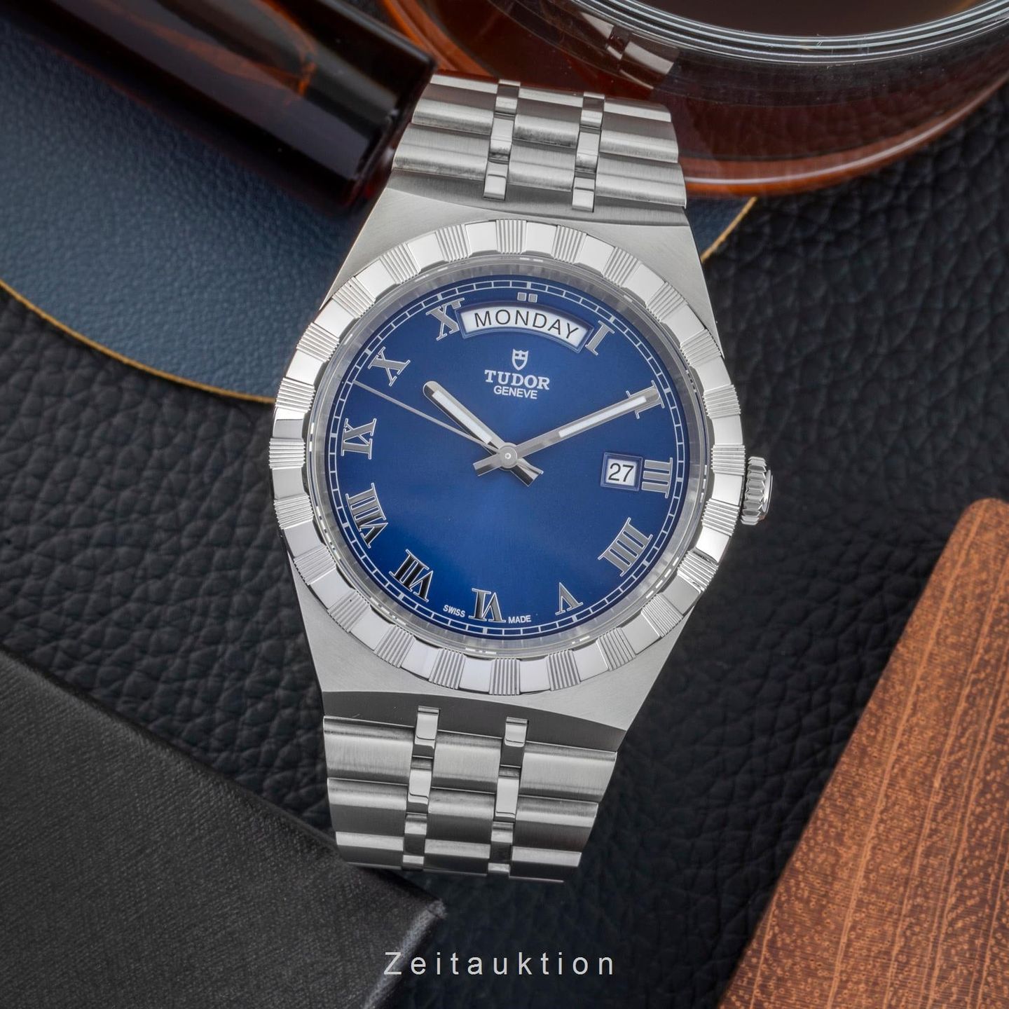 Tudor Royal 28600 (Onbekend (willekeurig serienummer)) - Blauw wijzerplaat 41mm Staal (3/8)