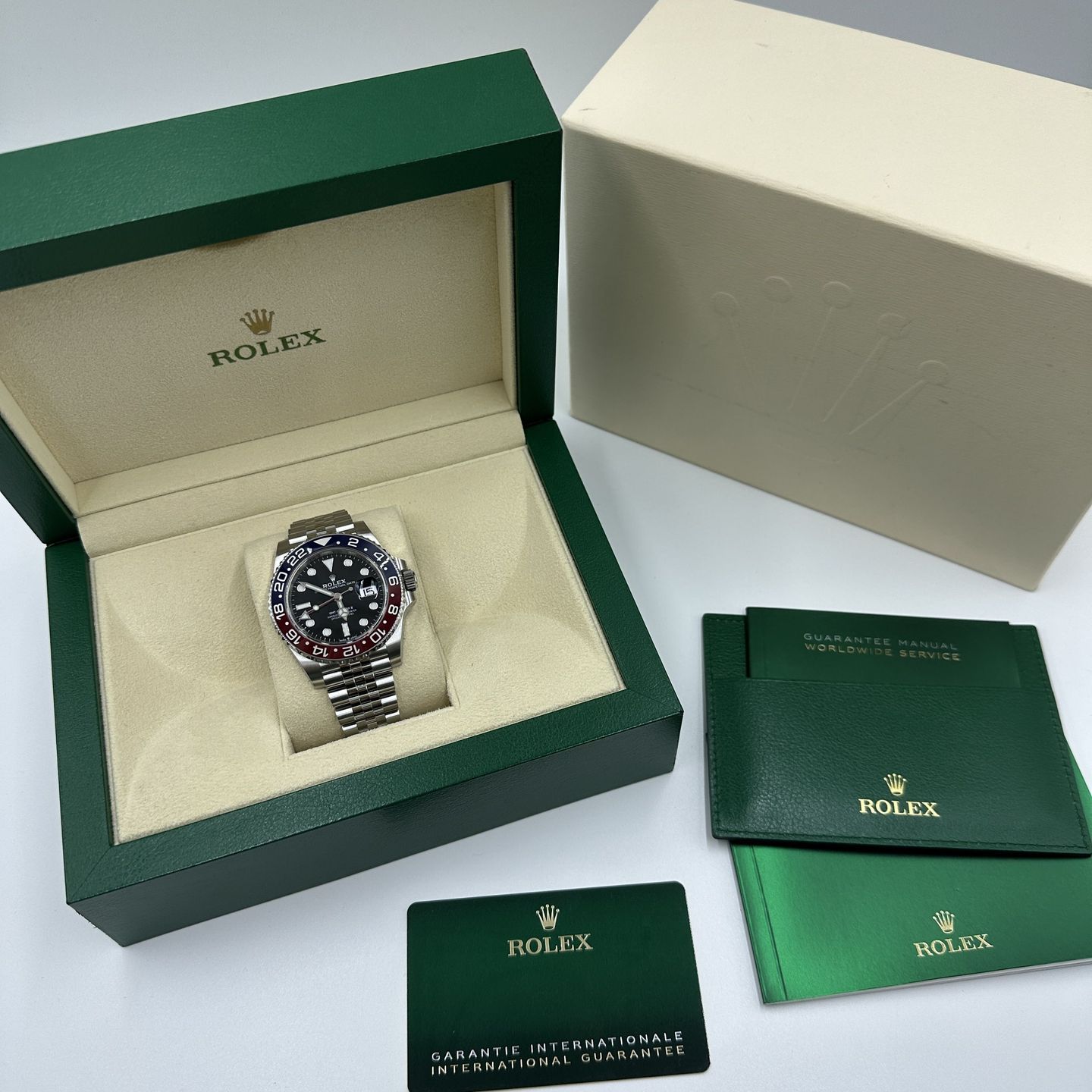 Rolex GMT-Master II 126710BLRO (Onbekend (willekeurig serienummer)) - Zwart wijzerplaat 40mm Staal (2/8)