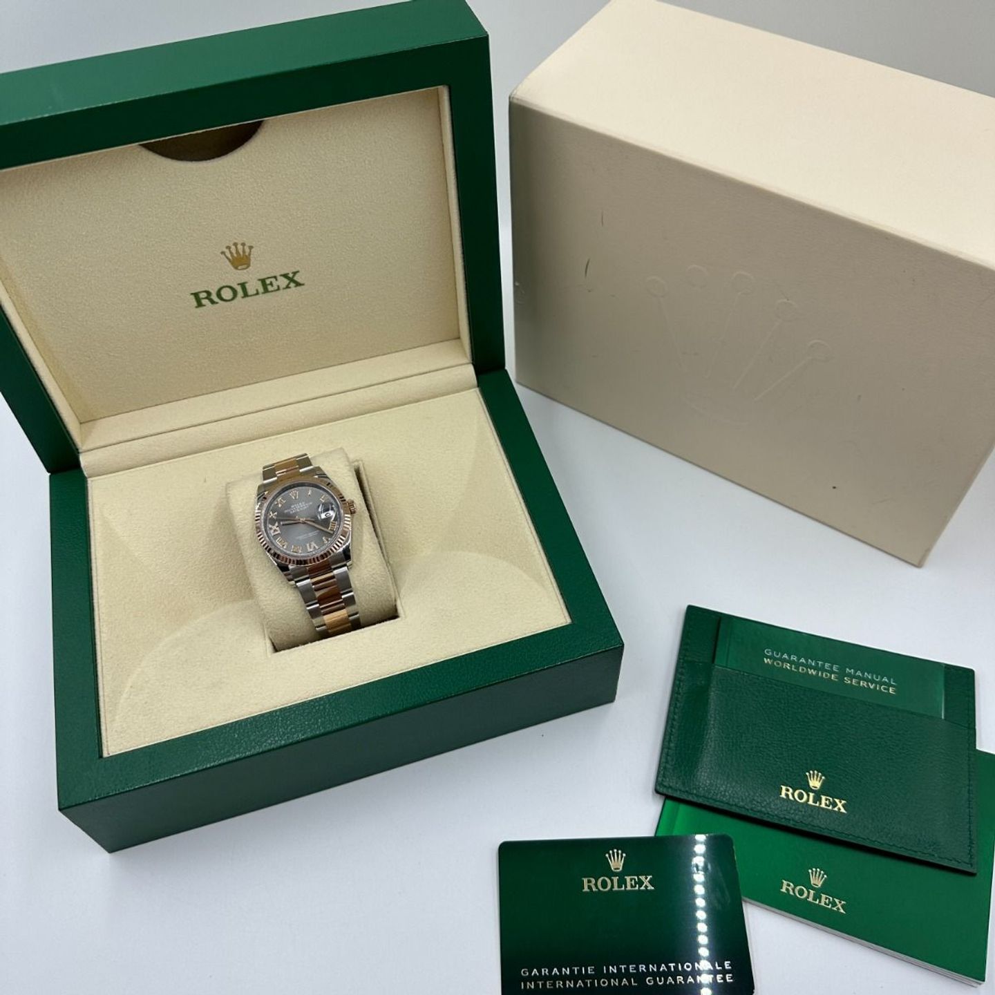 Rolex Datejust 36 126231 (2024) - Grijs wijzerplaat 36mm Staal (2/8)