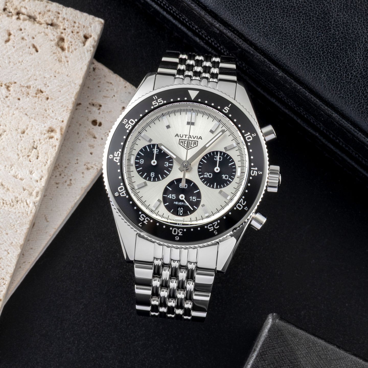 TAG Heuer Autavia CBE2111.BA0687 - (1/8)