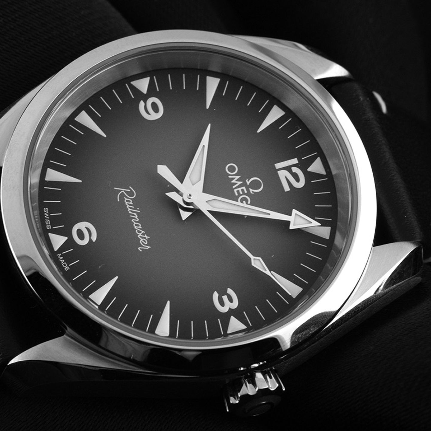 Omega Seamaster Railmaster 235.12.38.20.06.001 - (3/7)