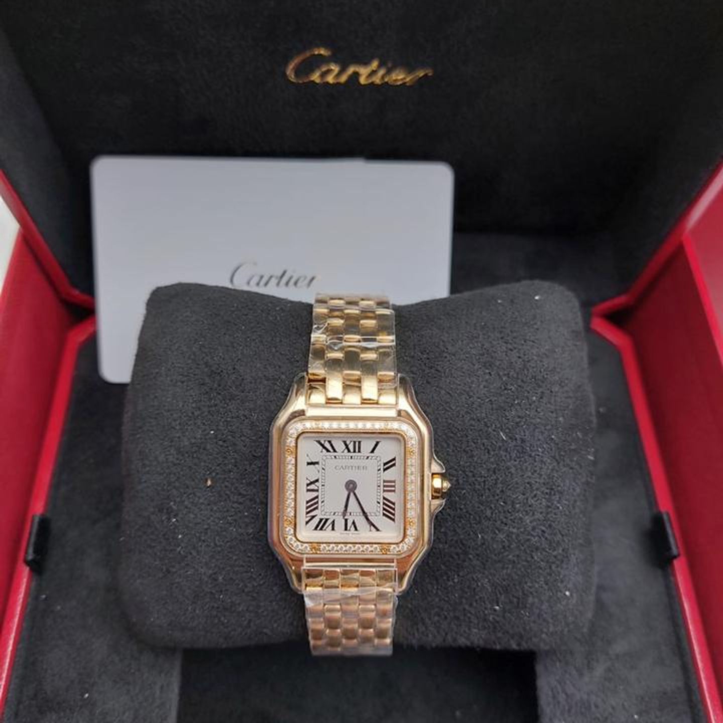 Cartier Panthère WJPN0085 (2025) - Silver dial 37 mm Yellow Gold case (1/7)