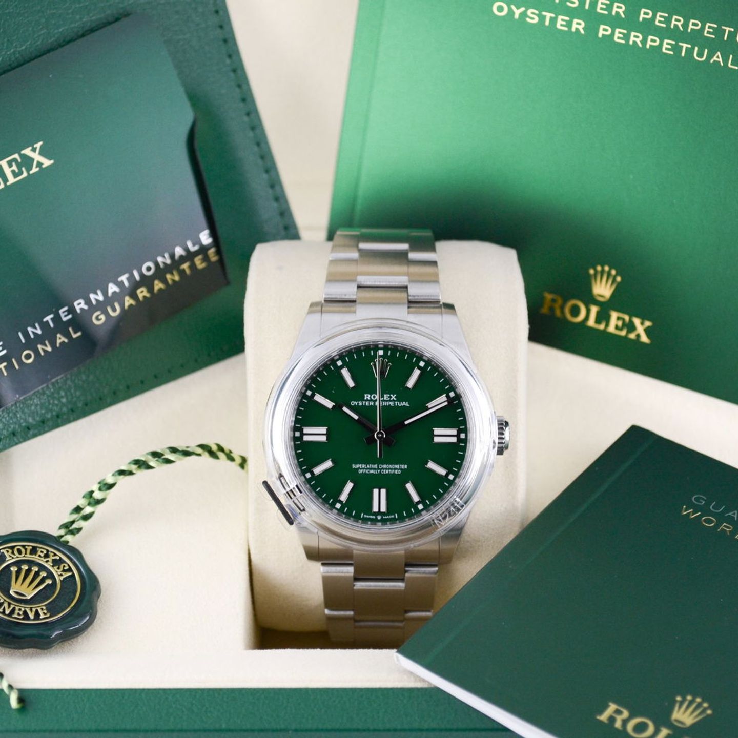 Rolex Oyster Perpetual 41 134300 (2025) - 41 mm Steel case (7/7)