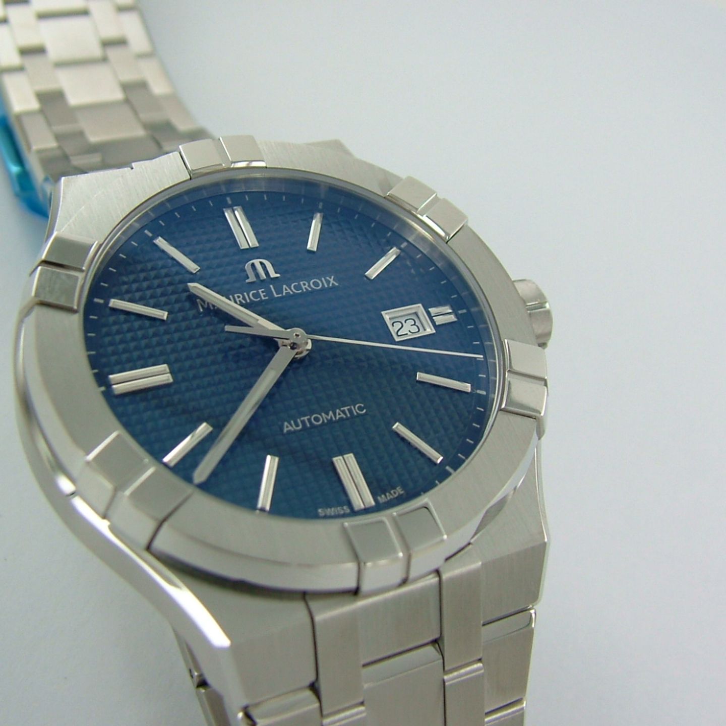 Maurice Lacroix Aikon - (2021) - Blue dial 42 mm Steel case (4/5)