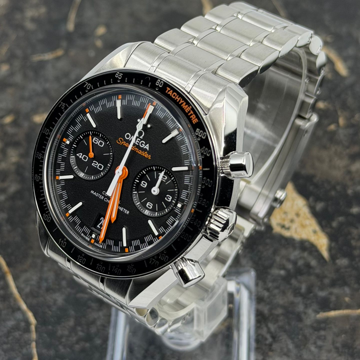 Omega Speedmaster Racing 329.30.44.51.01.002 - (4/8)