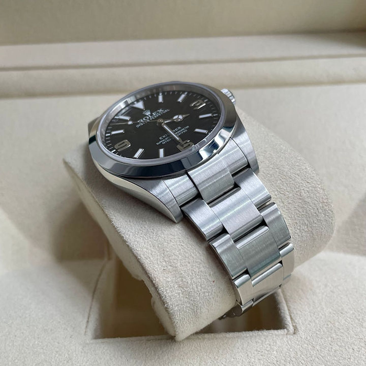 Rolex Explorer 214270 - (3/7)