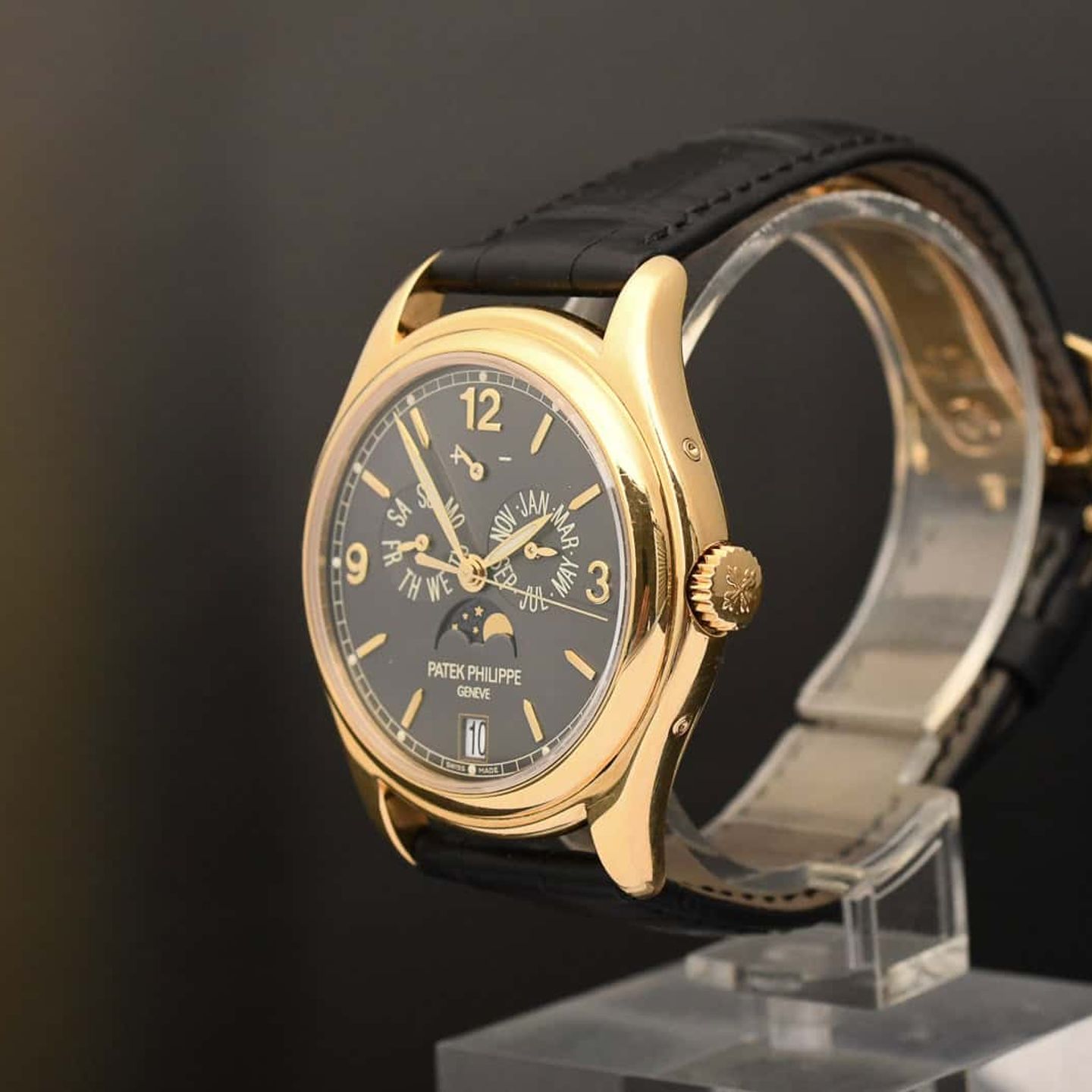 Patek Philippe Annual Calendar 5146J (2008) - Grey dial 40 mm Yellow Gold case (8/16)