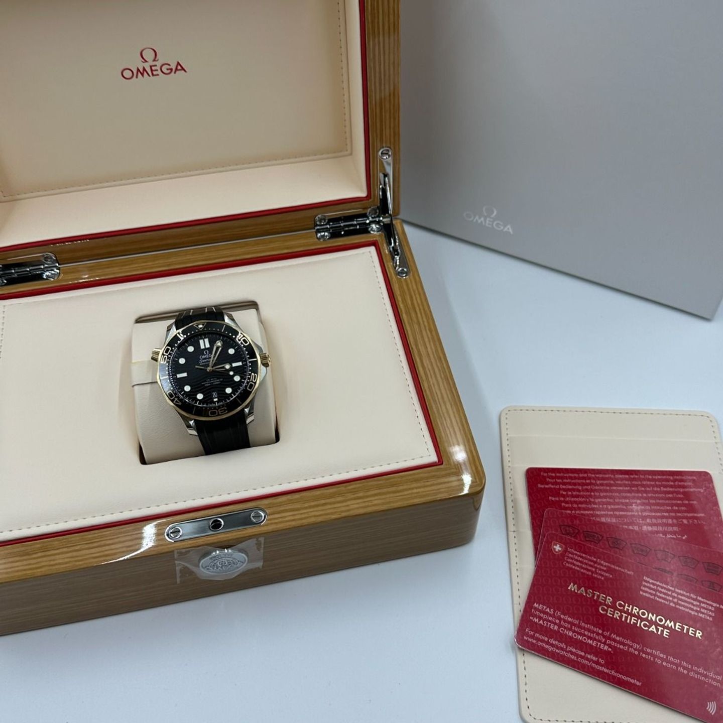 Omega Seamaster Diver 300 M 210.22.42.20.01.001 (2024) - Zwart wijzerplaat 42mm Staal (3/8)