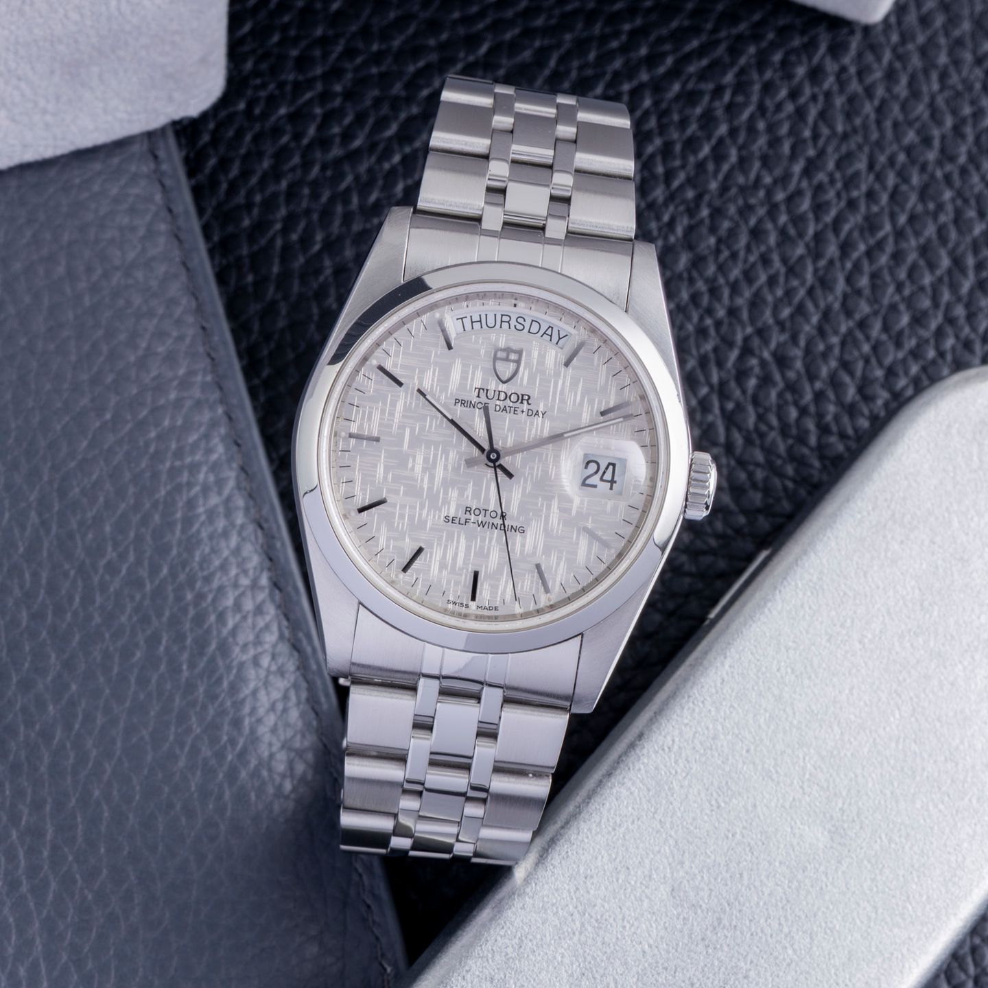 Tudor Prince Date 76200 - (1/8)