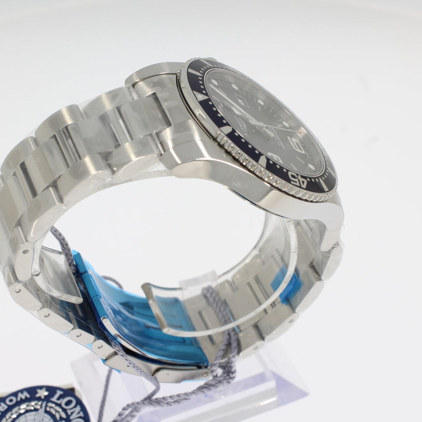 Longines HydroConquest L3.841.4.96.6 (2025) - Blue dial 44 mm Steel case (3/4)