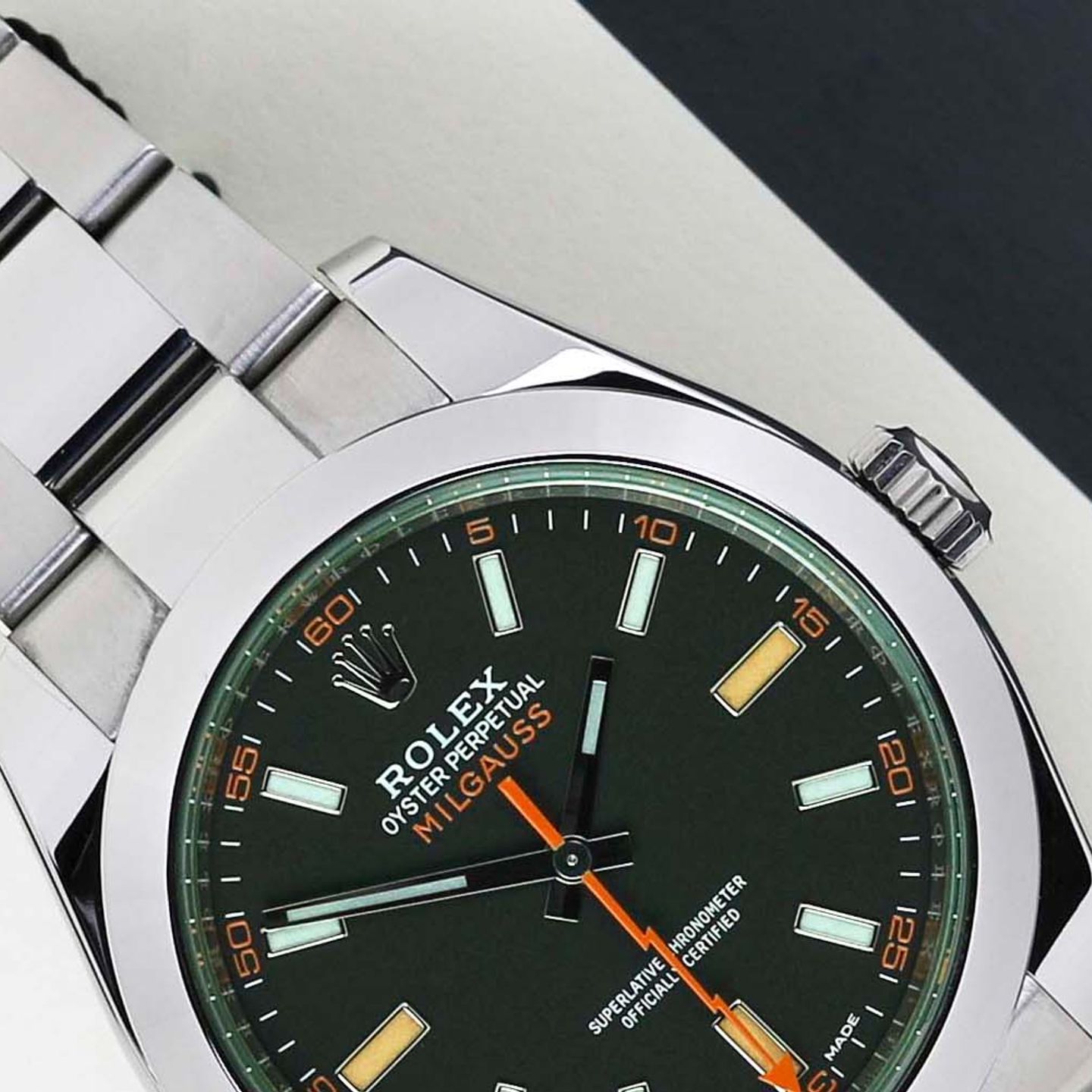 Rolex Milgauss 116400GV (2021) - Zwart wijzerplaat 40mm Staal (3/8)