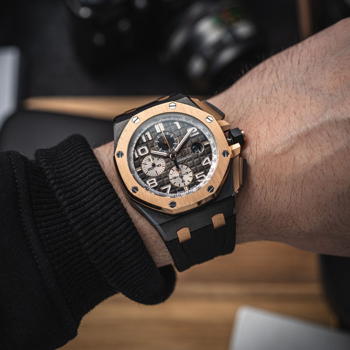 Audemars Piguet Royal Oak Offshore Chronograph 26405NR.OO.A002CA.01 (2021) - Green dial 44 mm Ceramic case (5/8)