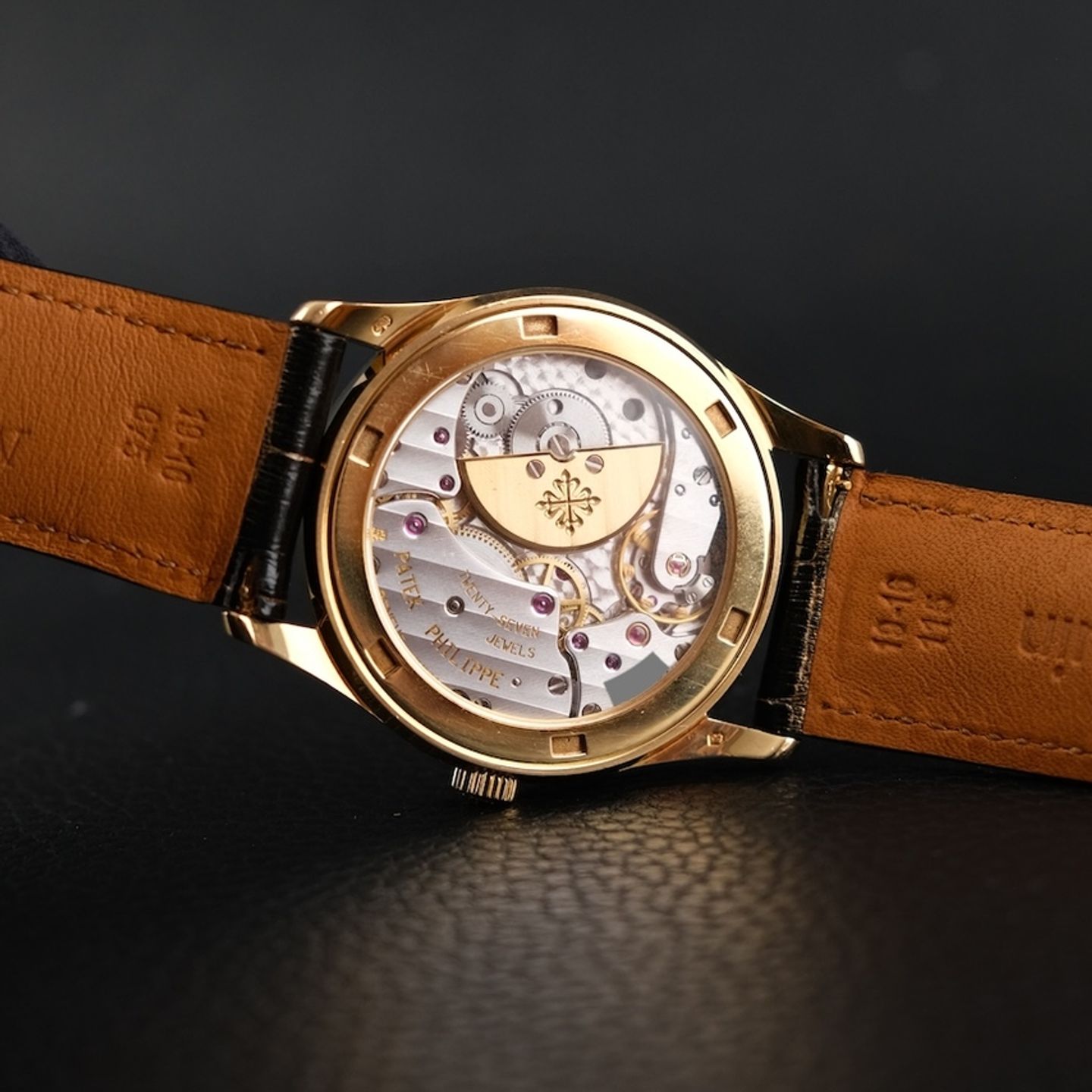 Patek Philippe Calatrava 5026J (Unknown (random serial)) - Black dial 34 mm Yellow Gold case (7/8)