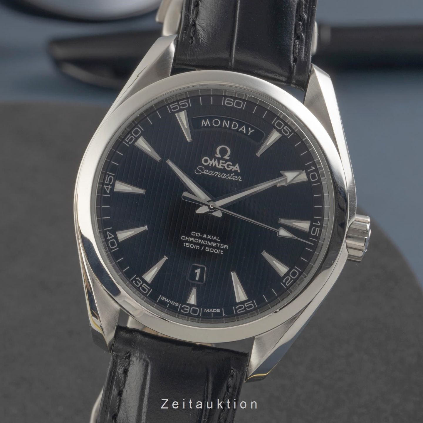 Omega Seamaster Aqua Terra 231.13.42.22.01.001 (Unknown (random serial)) - Black dial 42 mm Steel case (1/8)