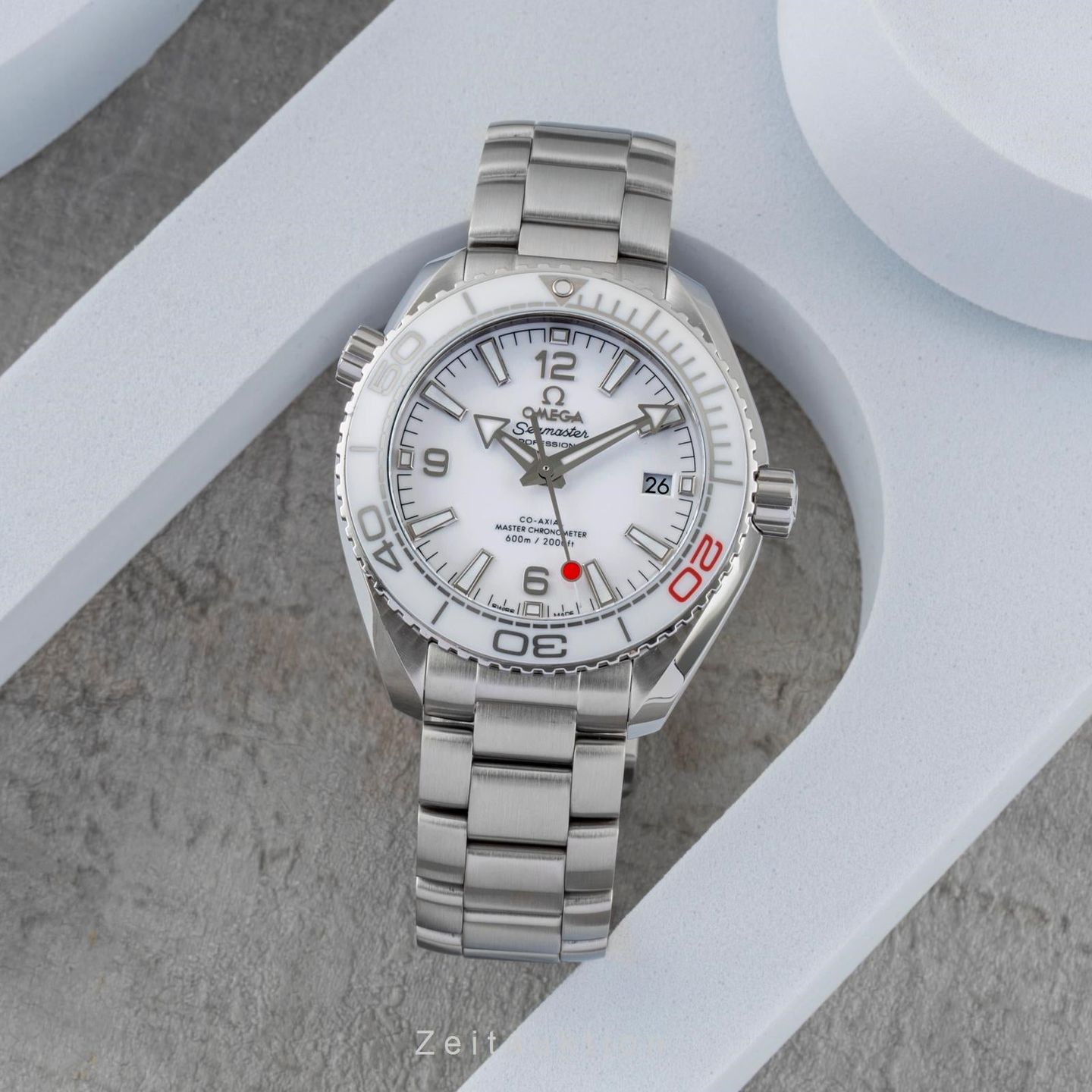 Omega Seamaster Planet Ocean 522.33.40.20.04.001 (Unknown (random serial)) - White dial 40 mm Steel case (3/8)