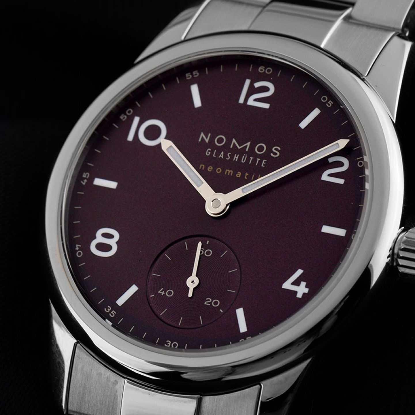 NOMOS Club 757 (2025) - Purple dial 34 mm Steel case (3/7)