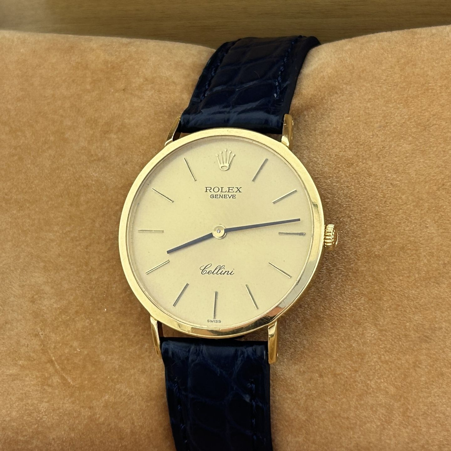 Rolex Cellini 4112 (1975) - Champagne dial 32 mm Yellow Gold case (6/8)