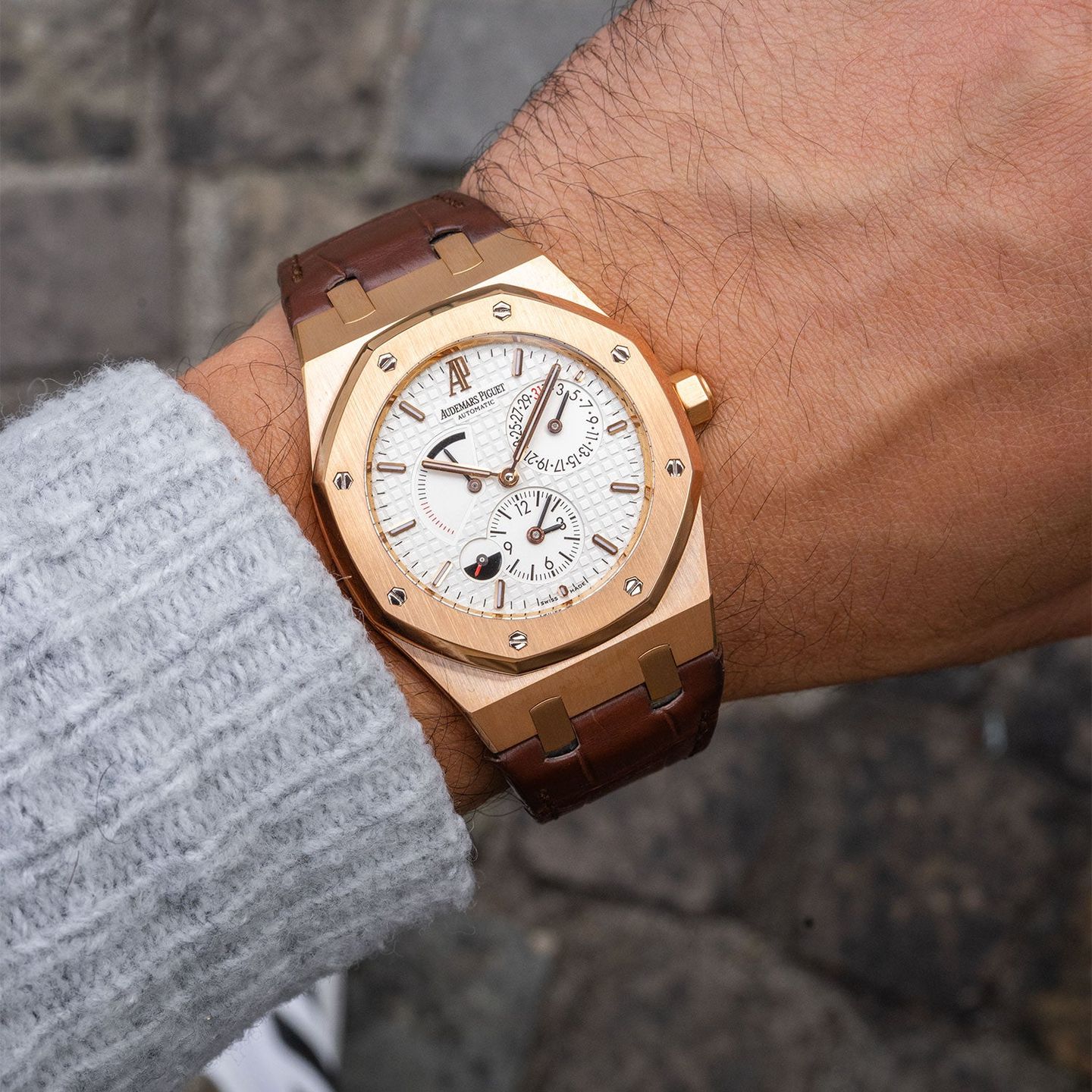 Audemars Piguet Royal Oak Dual Time 26120OR.OO.D088CR.01 (2007) - Silver dial 39 mm Rose Gold case (5/6)