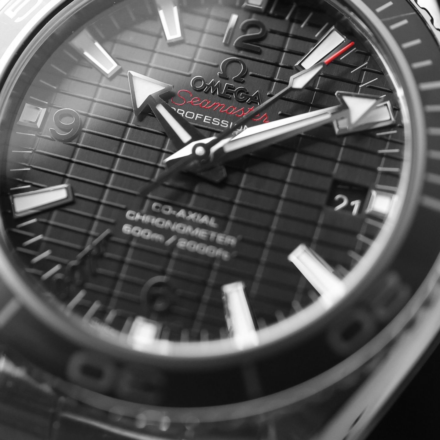 Omega Seamaster Planet Ocean 232.30.42.21.01.004 (2013) - Black dial 42 mm Steel case (2/3)