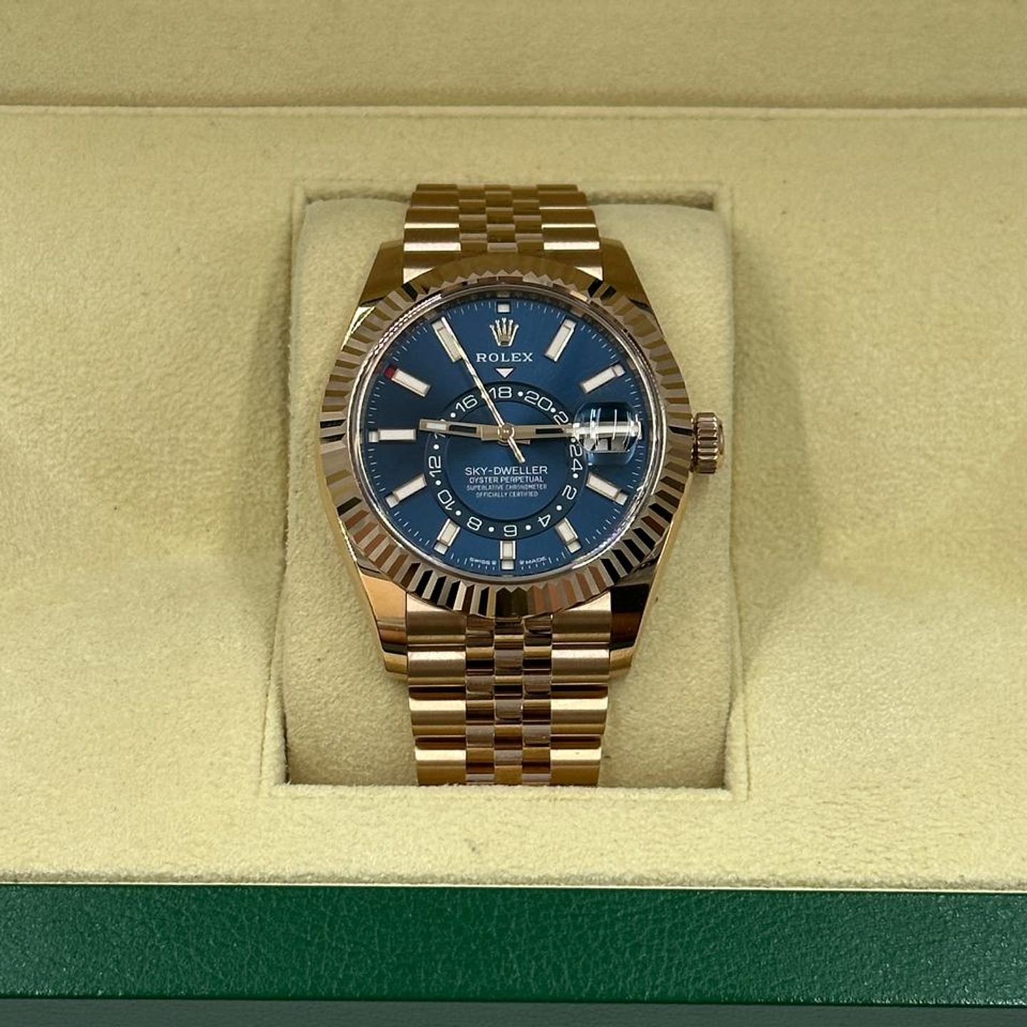 Rolex Sky-Dweller 336935 - (4/10)