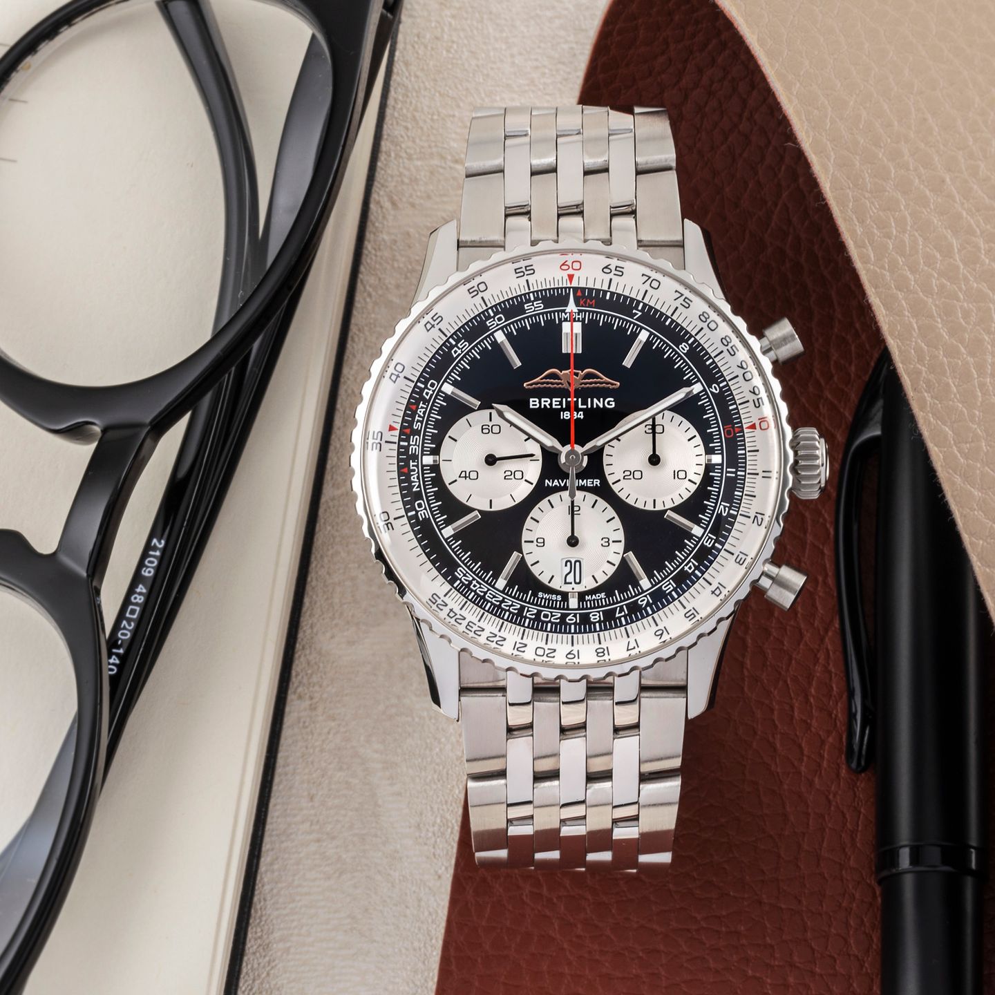 Breitling Navitimer 1 B01 Chronograph AB0138211B1A1 (2021) - Zwart wijzerplaat 43mm Staal (1/8)