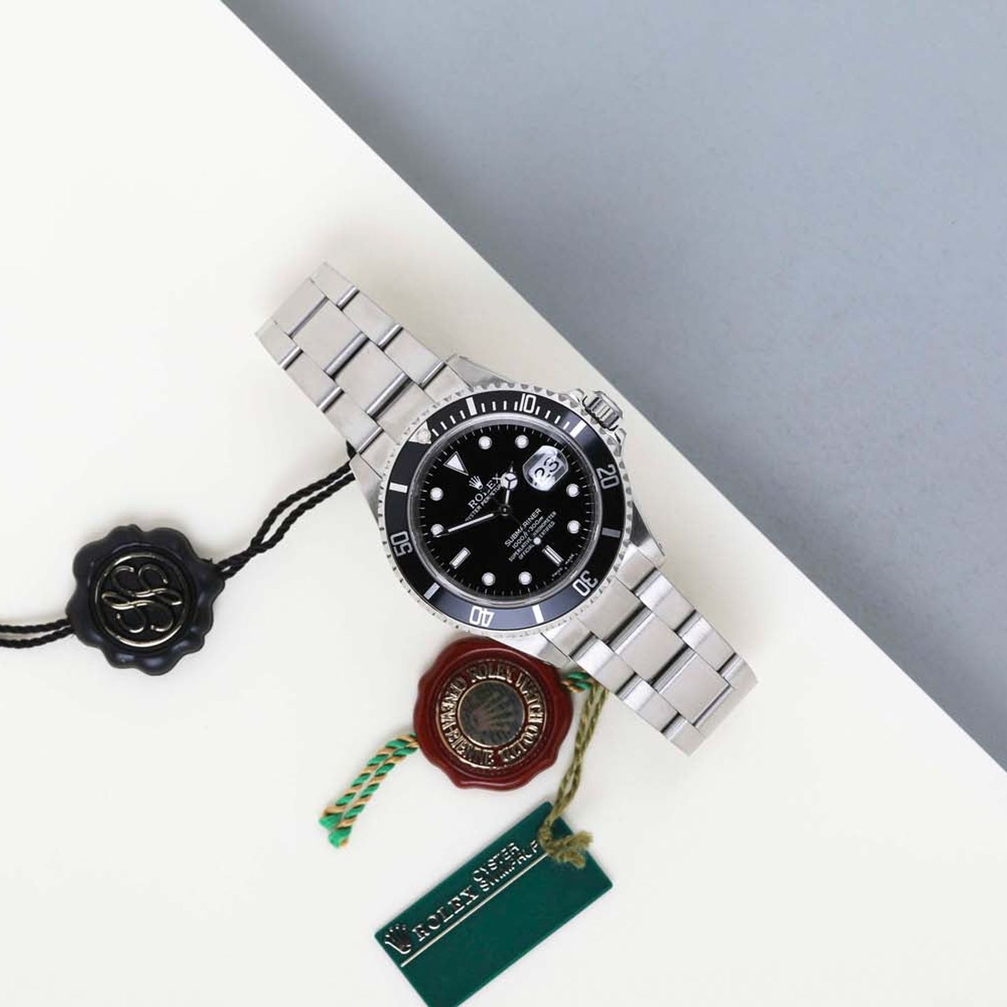 Rolex Submariner Date 16610 (2000) - Zwart wijzerplaat 40mm Staal (2/8)