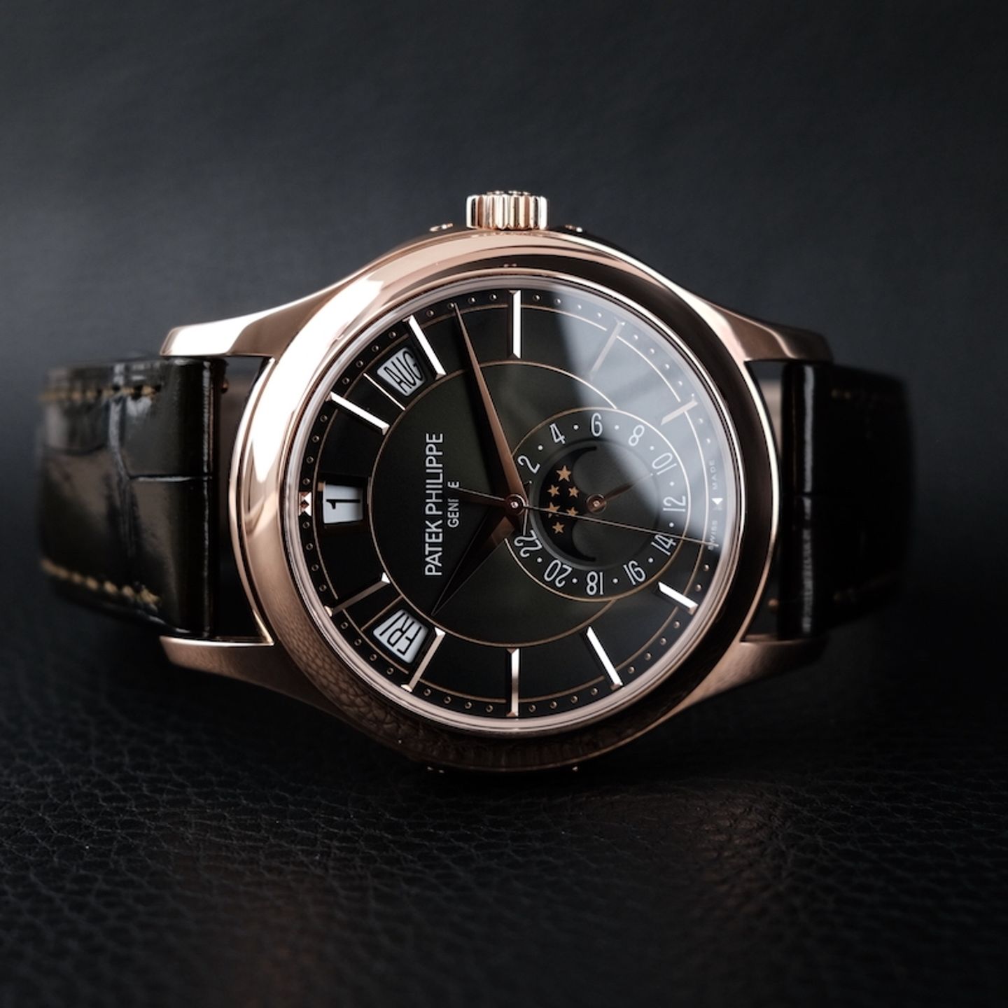 Patek Philippe Annual Calendar 5205R-011 (2025) - Green dial 40 mm Rose Gold case (3/8)