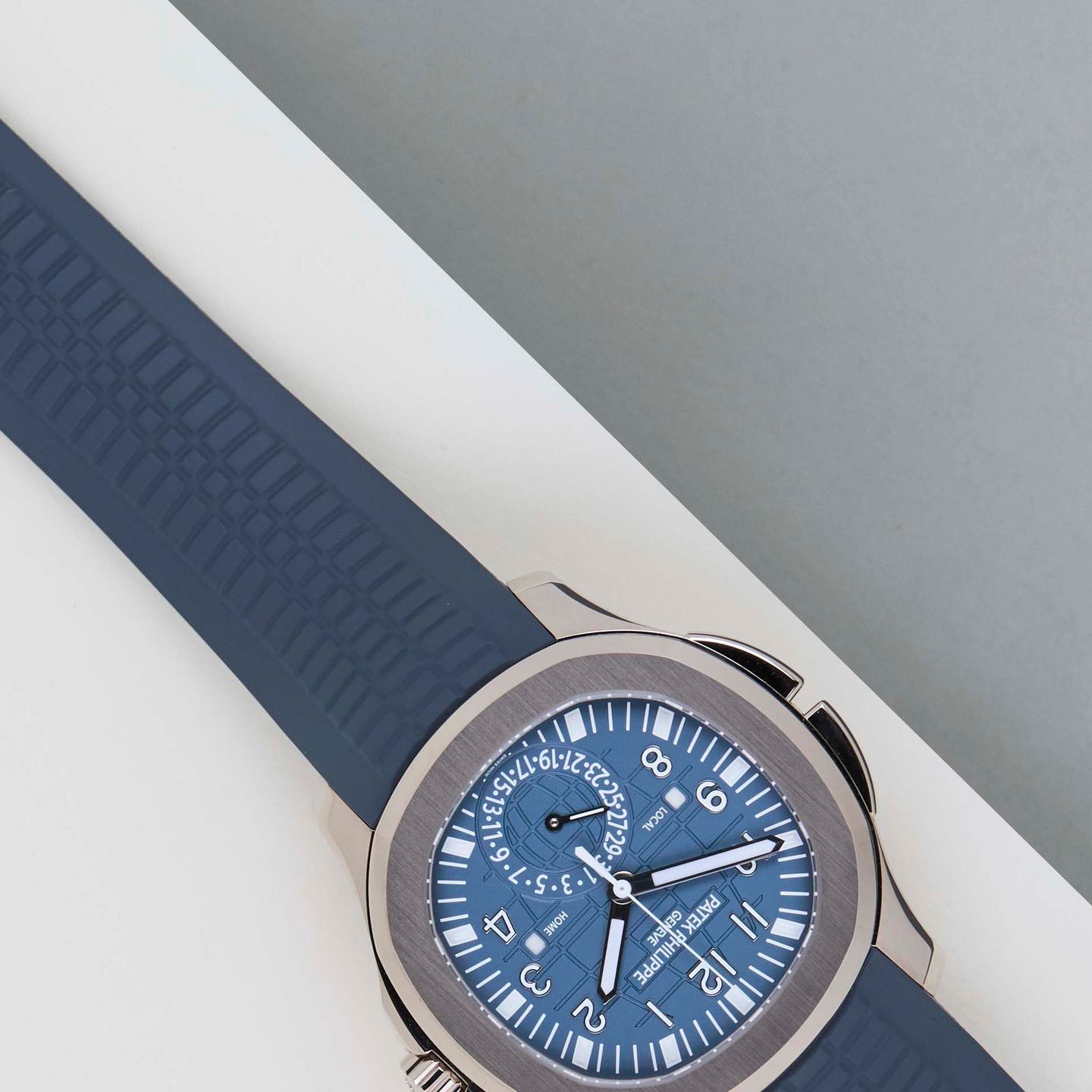 Patek Philippe Aquanaut 5164G-001 (2024) - Blue dial 41 mm White Gold case (4/8)