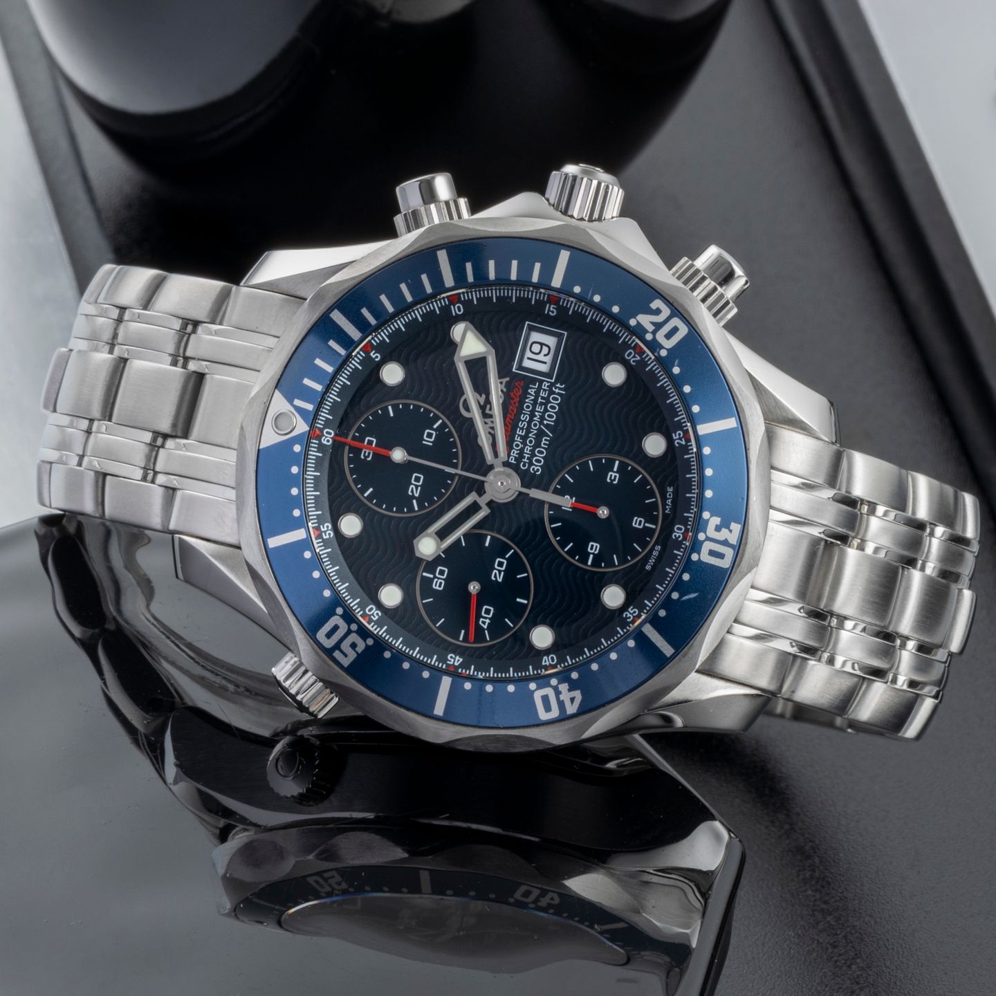 Omega Seamaster Diver 300 M 2225.80.00 (2007) - Blue dial 42 mm Steel case (2/8)