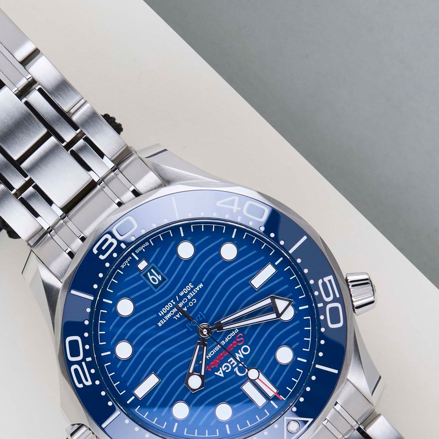 Omega Seamaster Diver 300 M 210.30.42.20.03.001 (2025) - Blue dial 42 mm Steel case (4/8)