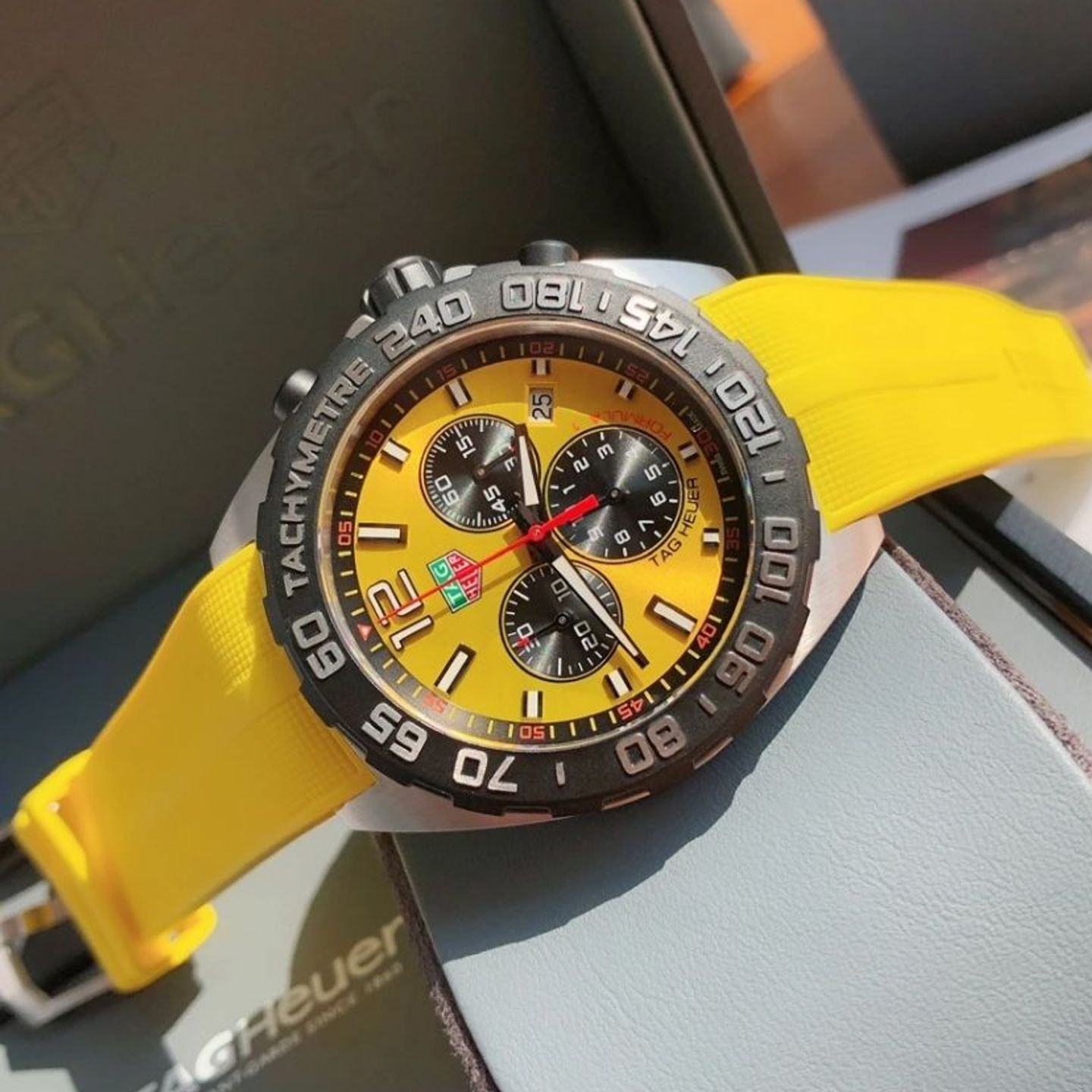 TAG Heuer Formula 1 Quartz CAZ101AM.FT8054 - (1/3)