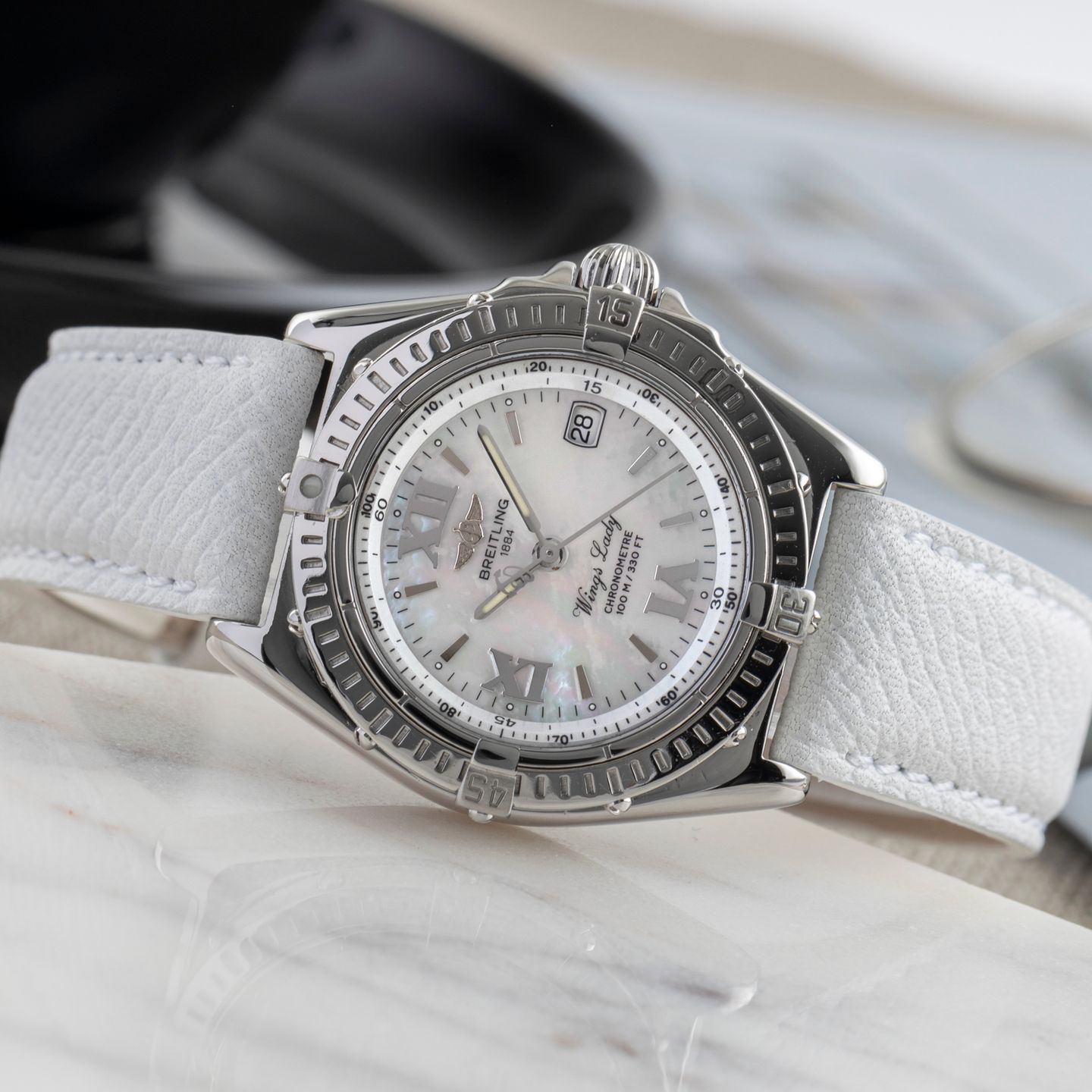 Breitling Wings Lady A67350 (2001) - White dial 31 mm Steel case (2/8)