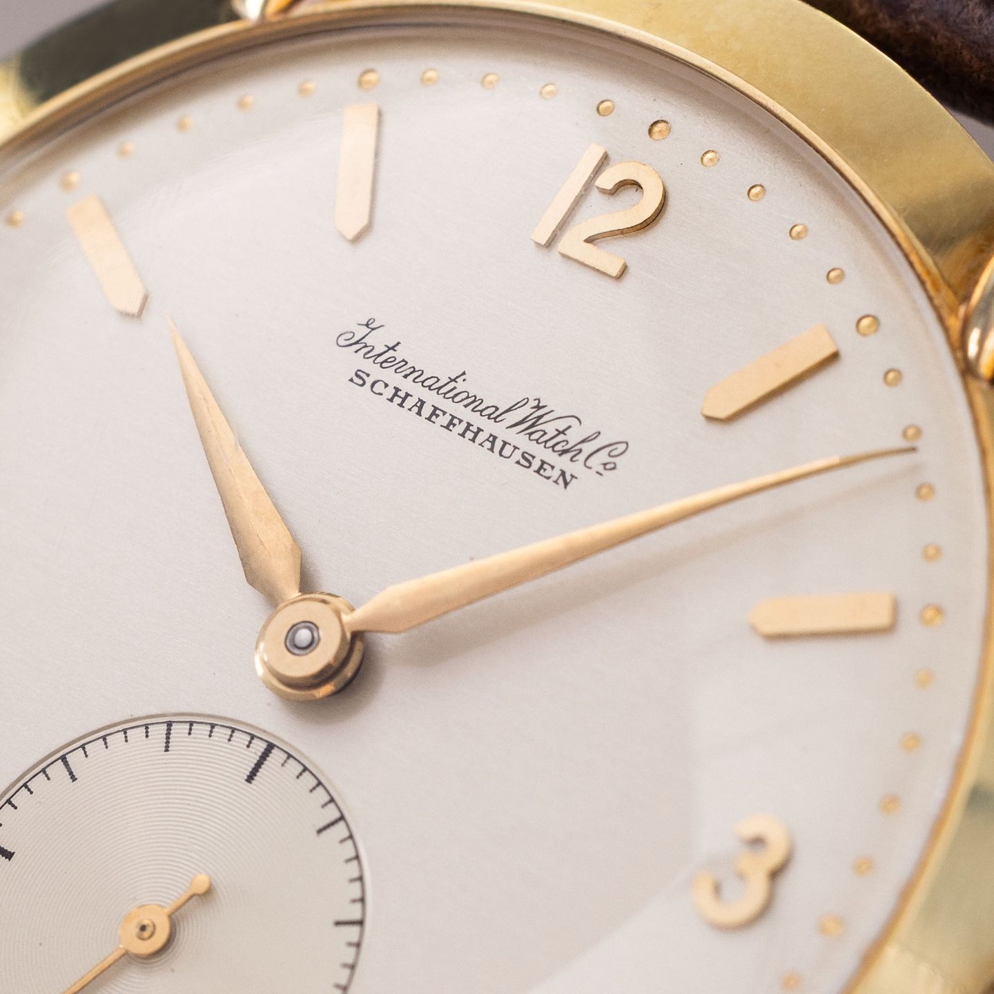 IWC Unknown Unknown (1950) - Silver dial 37 mm Yellow Gold case (2/8)