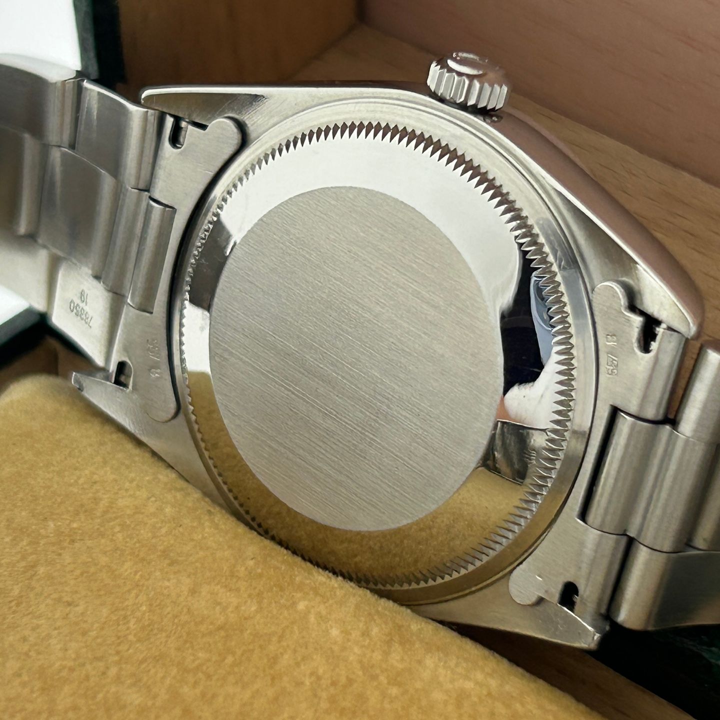 Rolex Oyster Perpetual Date 15200 - (2/8)