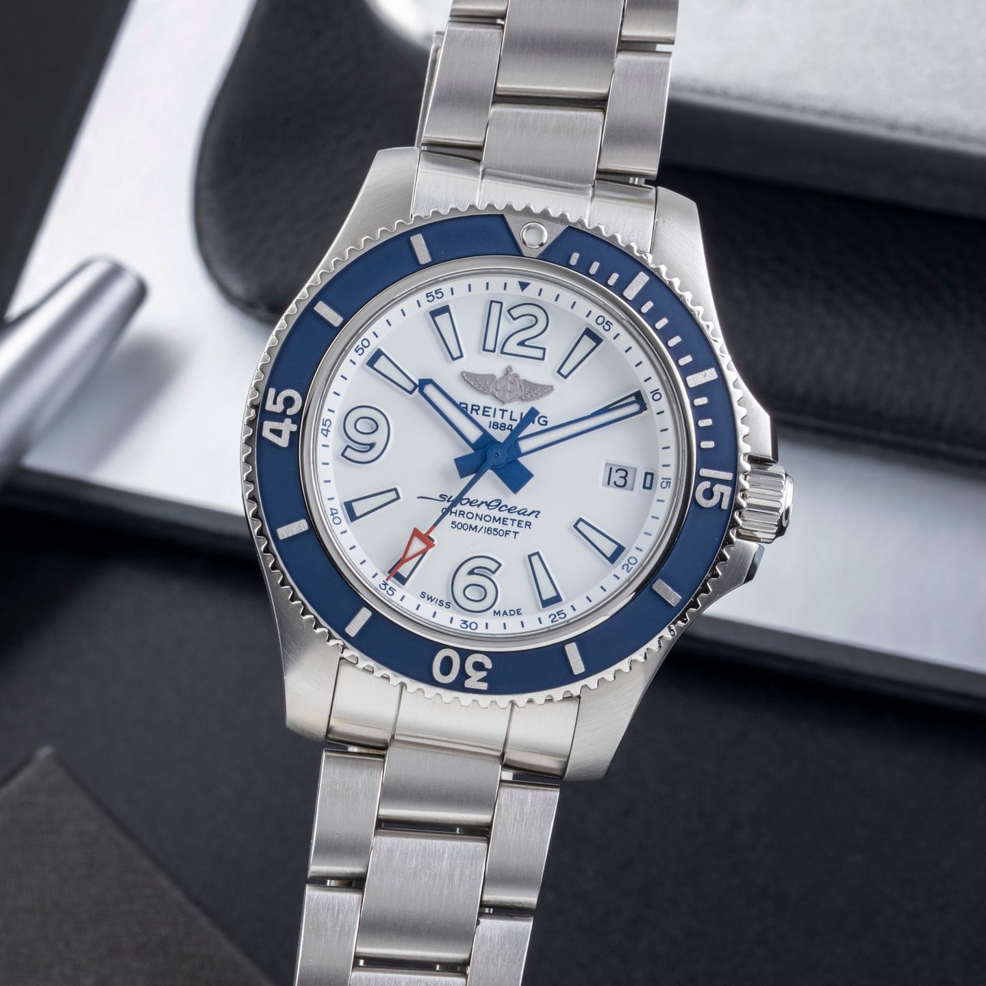 Breitling Superocean 42 A17366D81A1A1 (Unknown (random serial)) - White dial 42 mm Steel case (3/8)