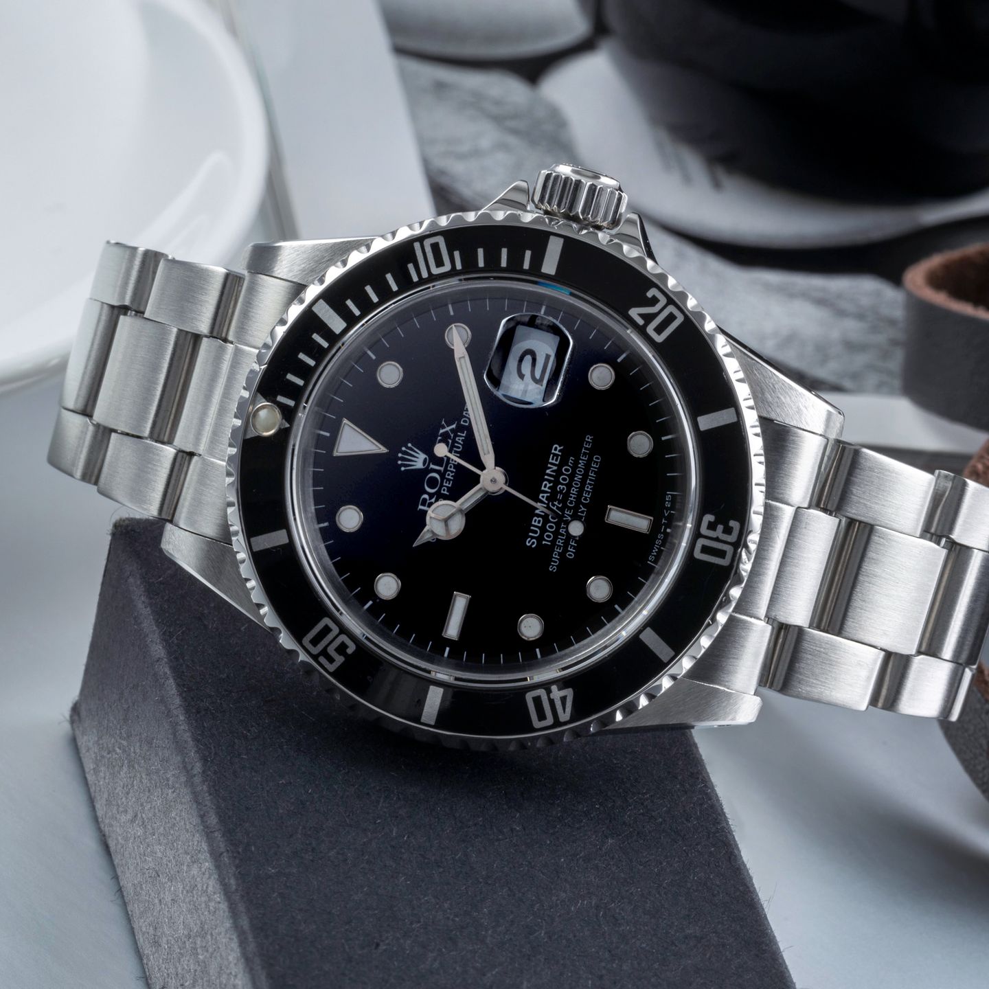 Rolex Submariner Date 16610 (Onbekend (willekeurig serienummer)) - Zwart wijzerplaat 40mm Staal (2/8)