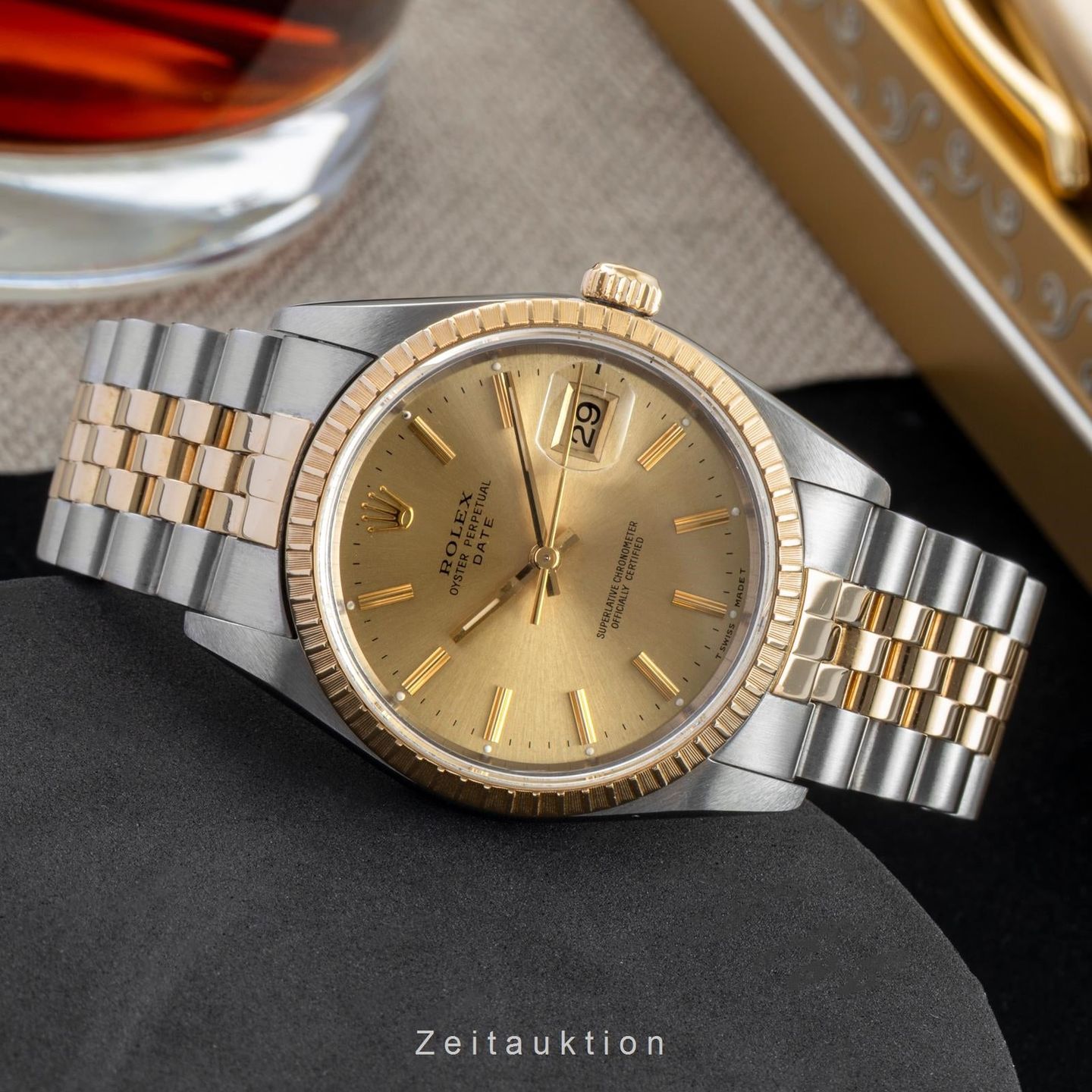 Rolex Oyster Perpetual Date 15223 - (2/8)