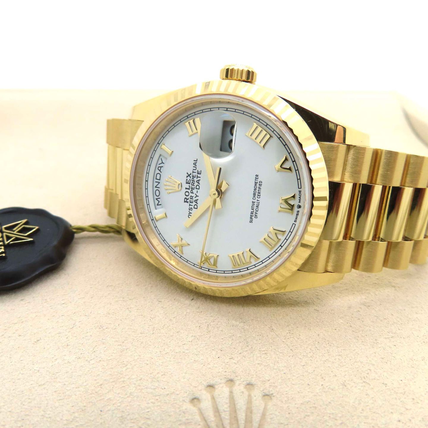 Rolex Day-Date 36 128238 (2022) - White dial 36 mm Yellow Gold case (5/8)