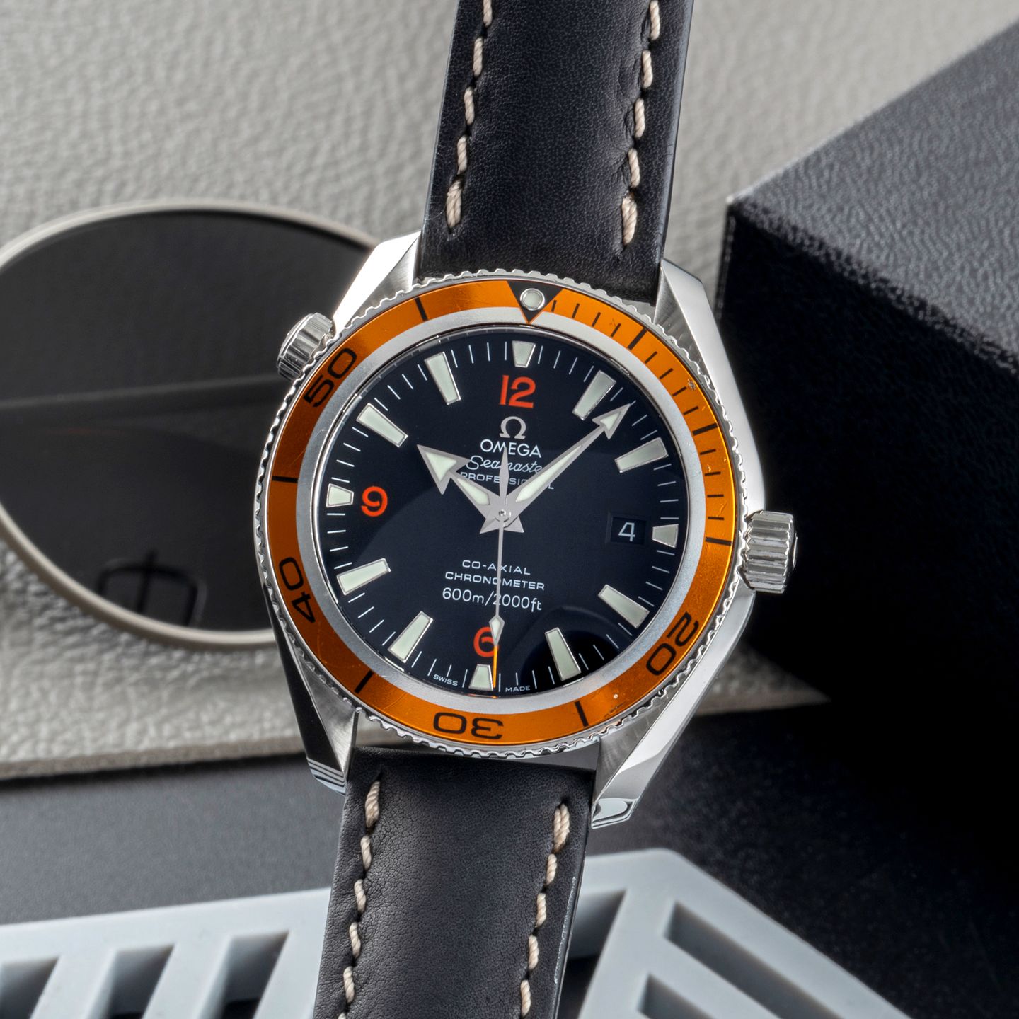 Omega Seamaster Planet Ocean 2908.50.00 (2007) - Black dial 46 mm Steel case (3/8)