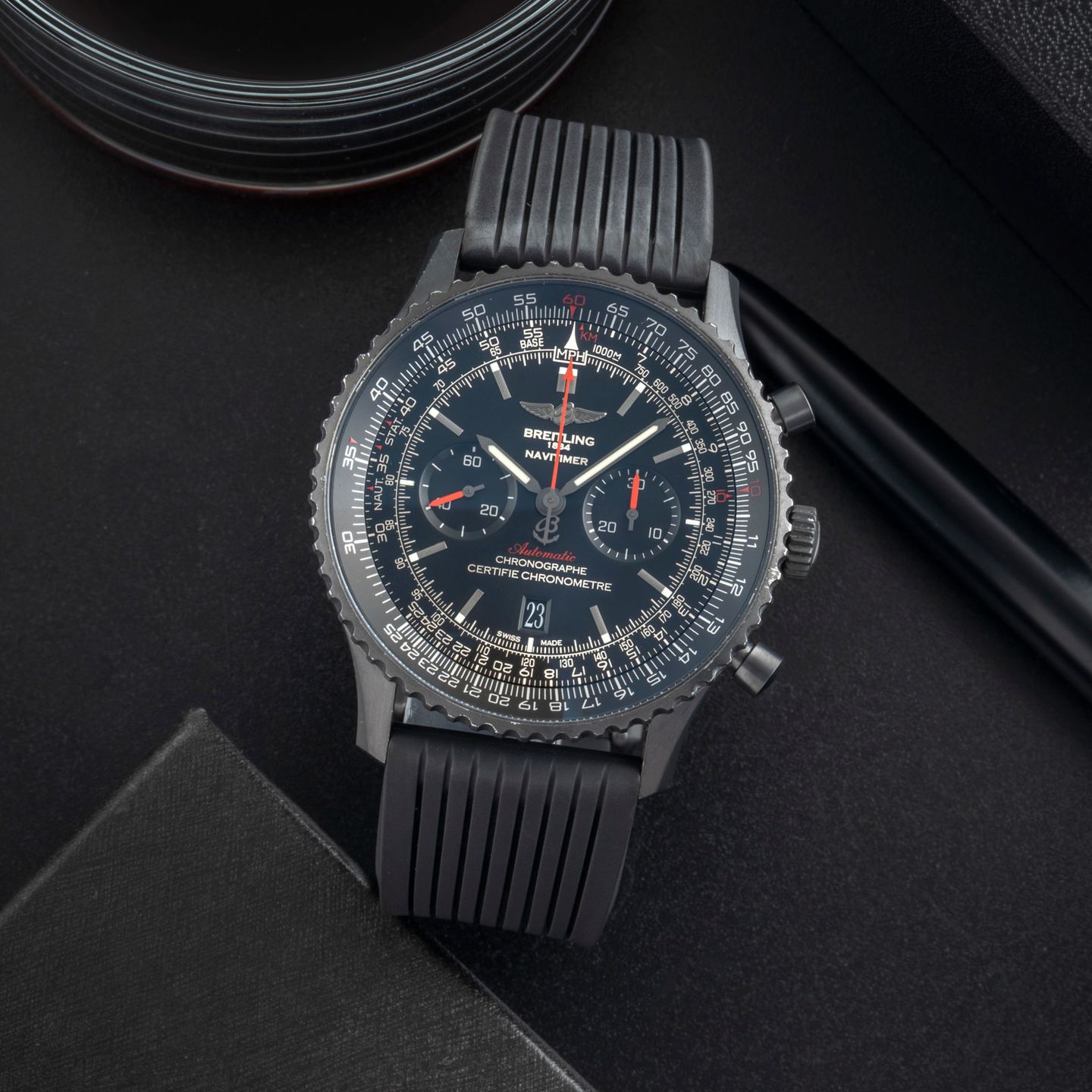 Breitling Navitimer 01 (46 MM) MB012822/BE51 (Onbekend (willekeurig serienummer)) - Zwart wijzerplaat 46mm Staal (1/8)