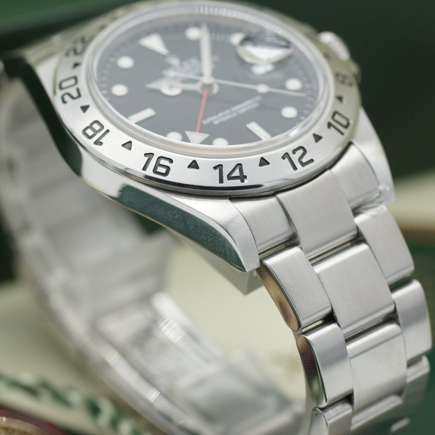 Rolex Explorer II 16570 (2011) - 40mm Staal (6/8)