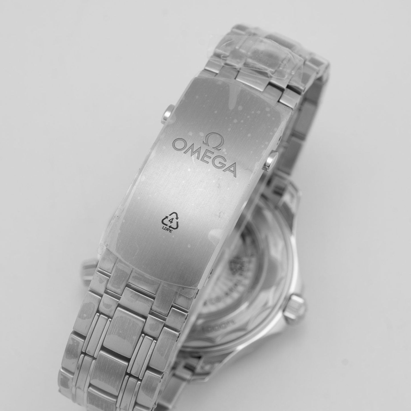 Omega Seamaster Diver 300 M 210.30.42.20.03.001 - (6/8)