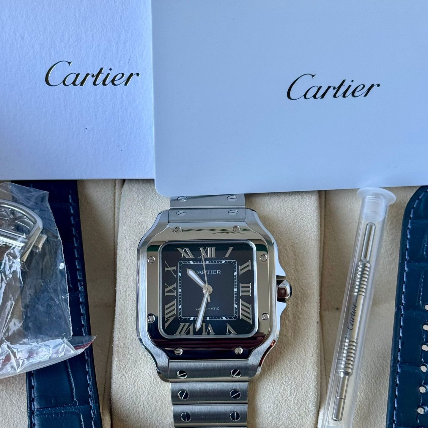 Cartier Santos WSSA0063 (2024) - Blue dial 35 mm Steel case (7/7)