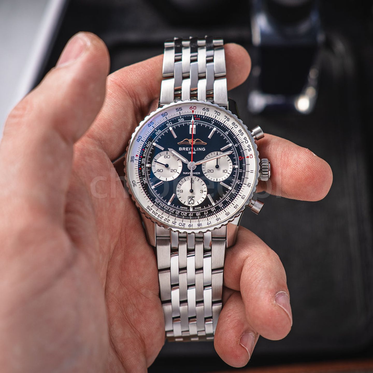 Breitling Navitimer 1 B01 Chronograph AB0138211B1A1 (2022) - Black dial 43 mm Steel case (3/8)